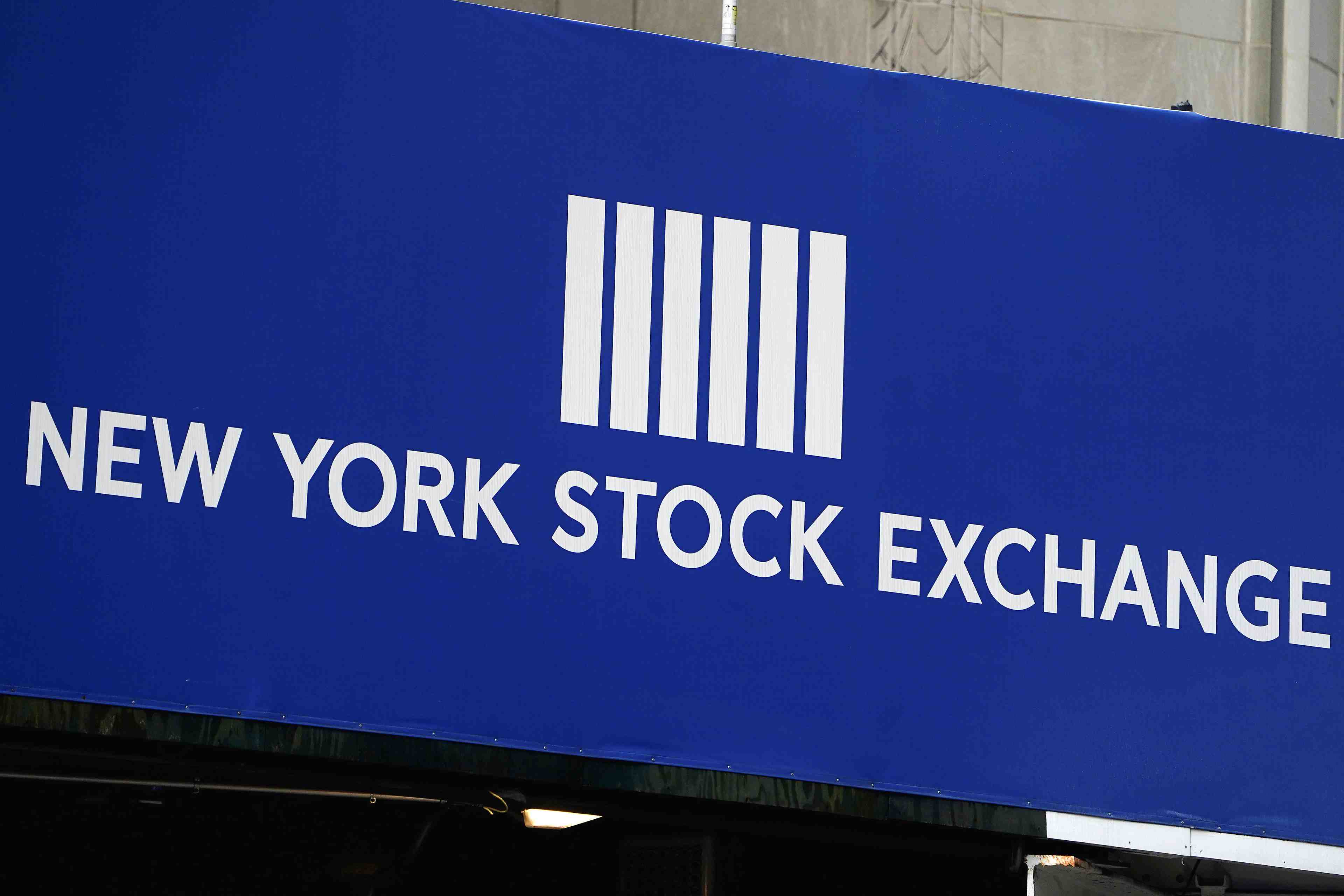 Wall street recule