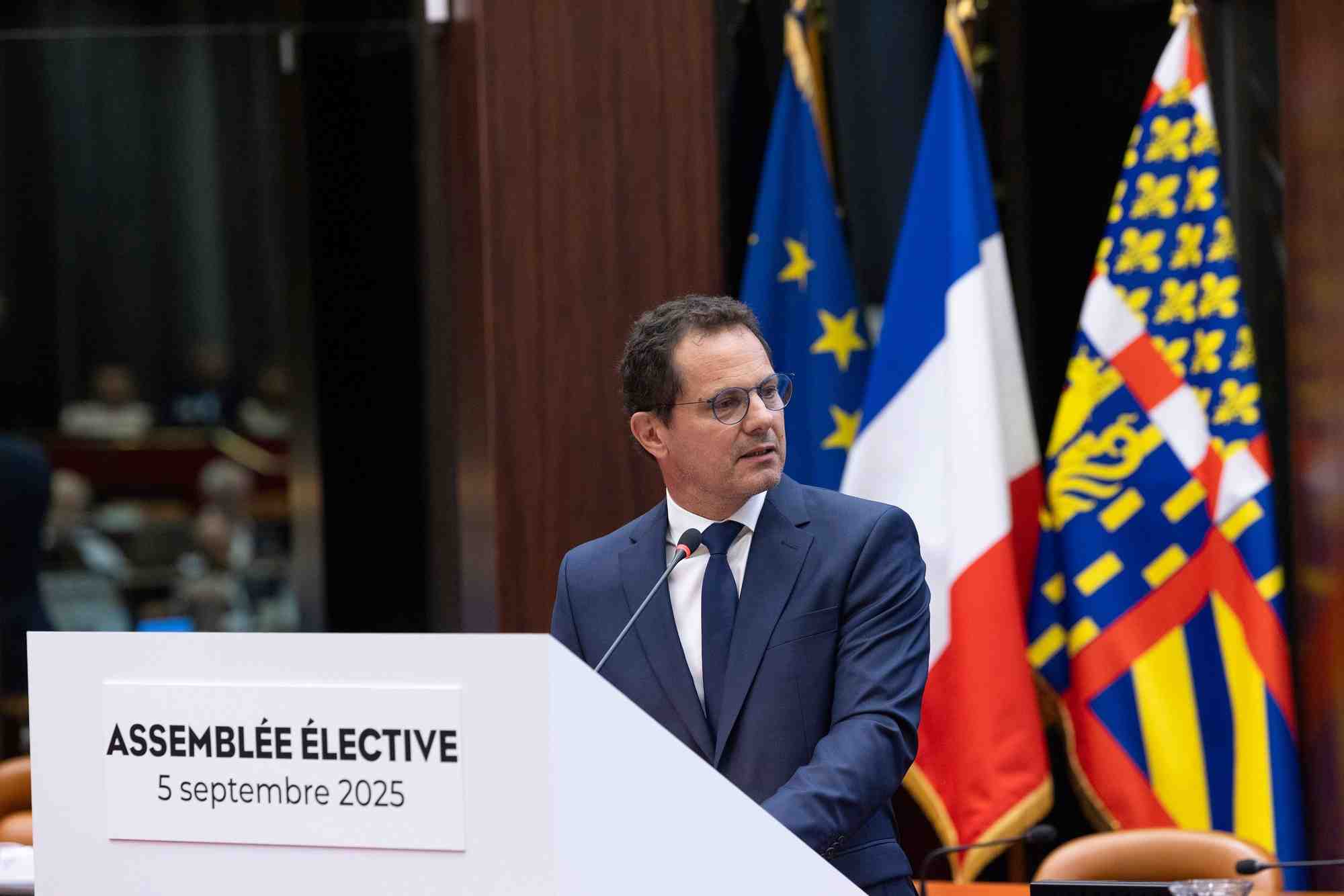 Jérôme Durain est âgé de 56 ans.