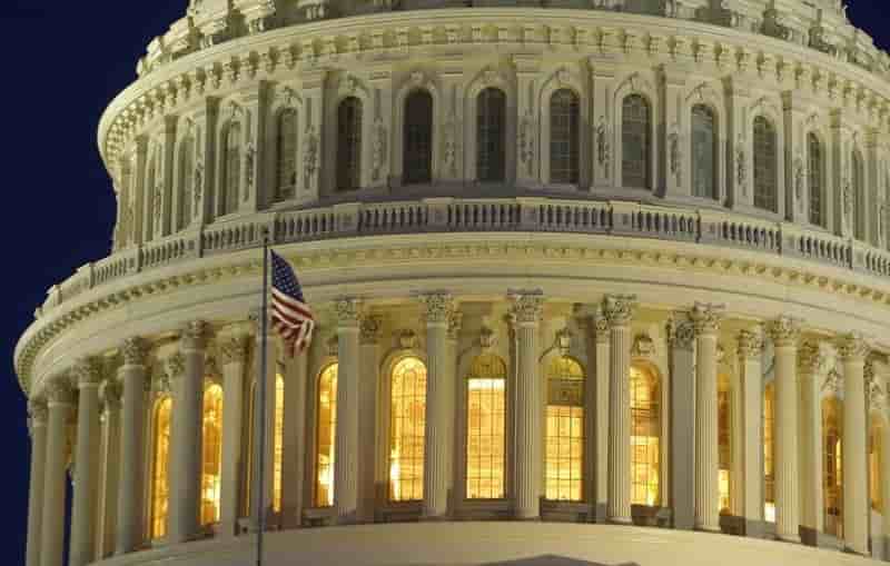 Les Américains aux urnes pour les élections de mi-mandat