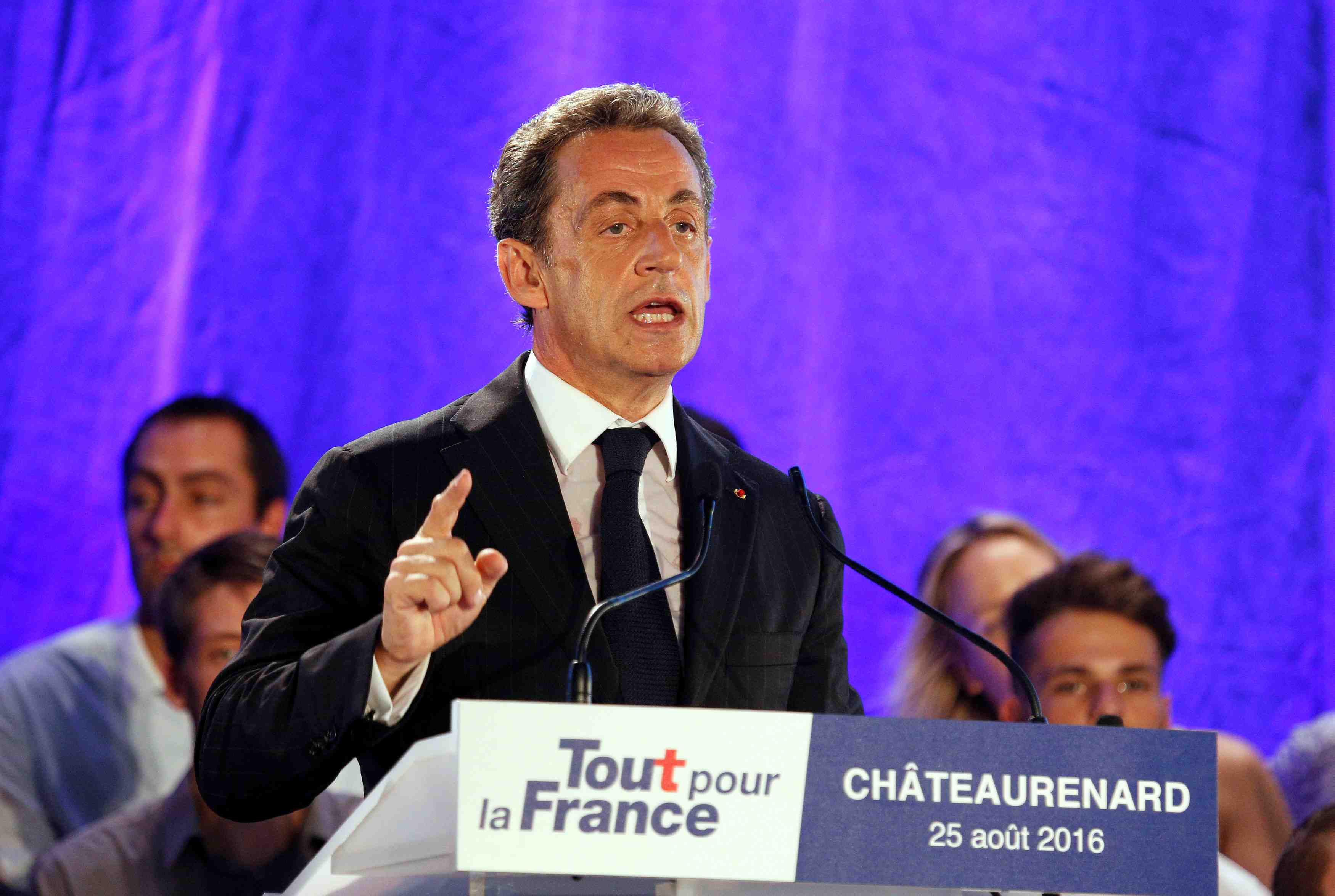 Nicolas sarkozy promet de "retablir l'autorite"
