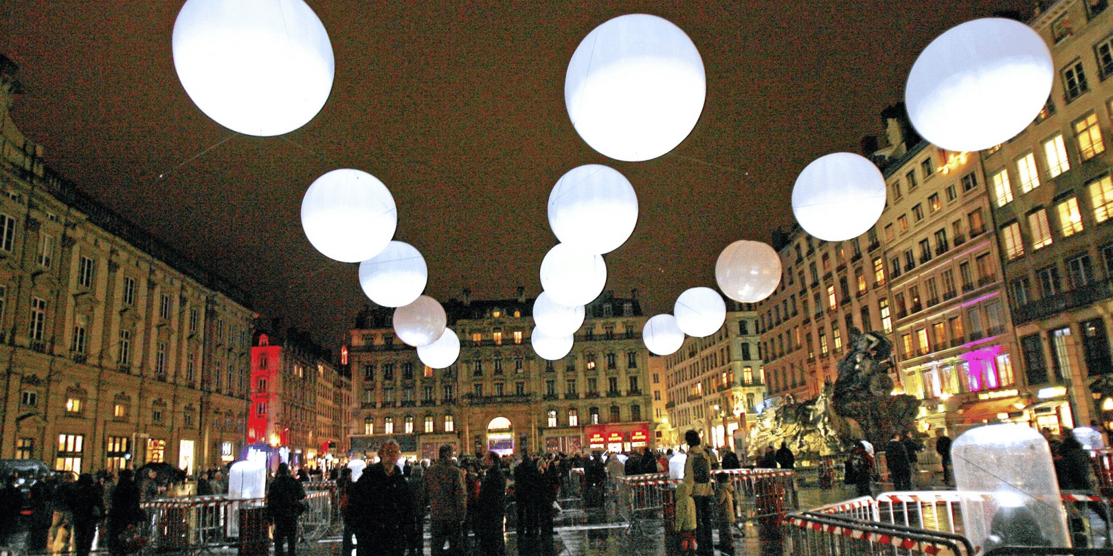 À Lyon, <br />l?éclairage <br />public coûte 6 millions d?euros, uniquement <br />en frais <br />de fonctionnement.