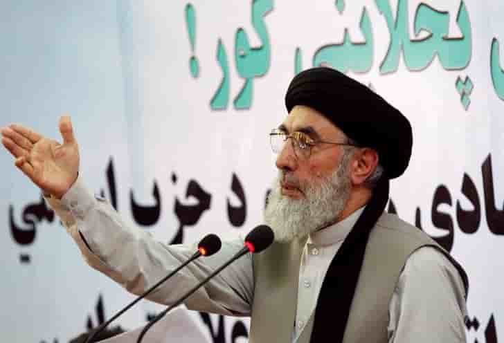 Le chef de guerre afghan hekmatyar tend la main aux taliban