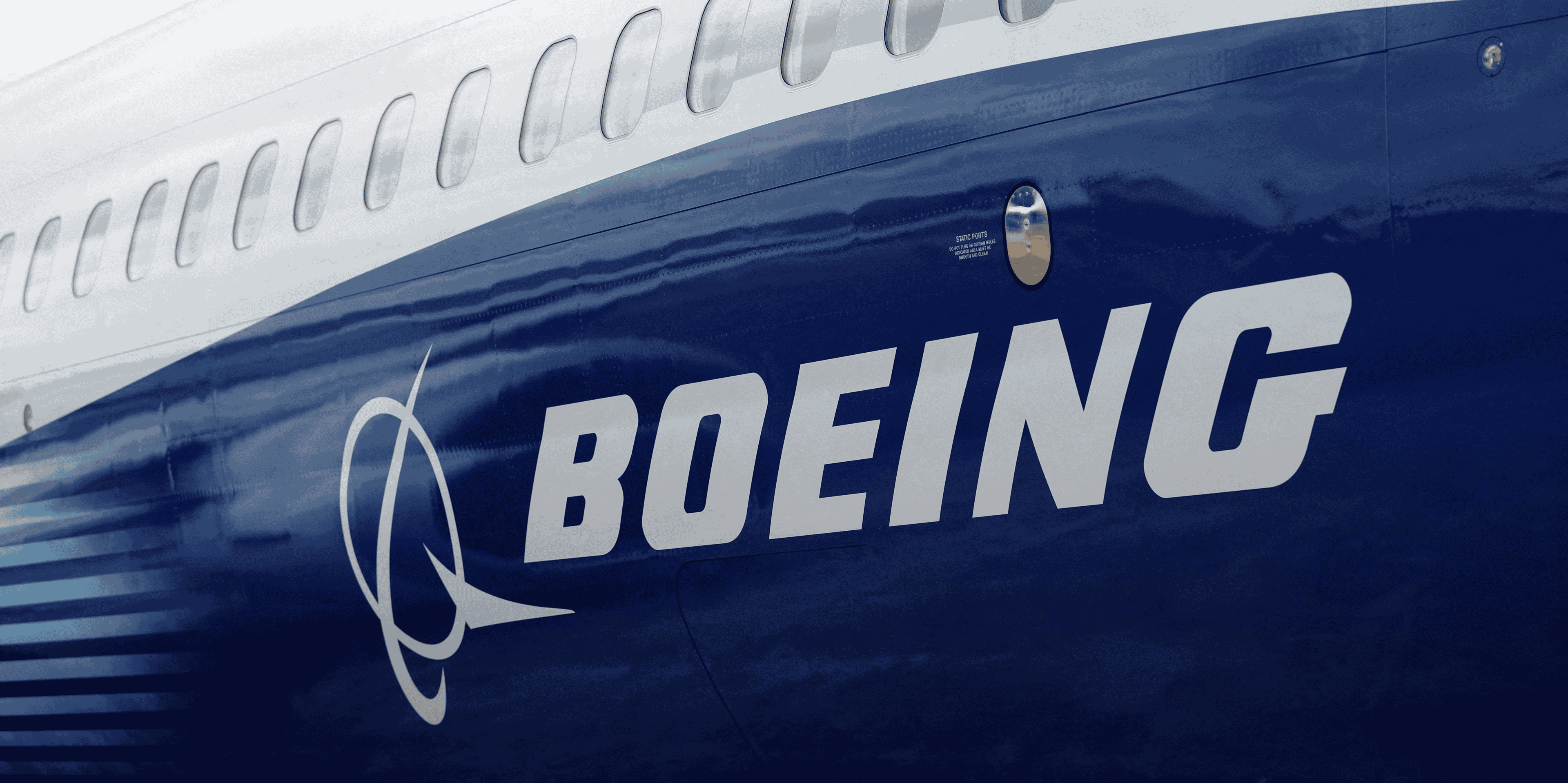 Un avion boeing a farnborough, en grande-bretagne