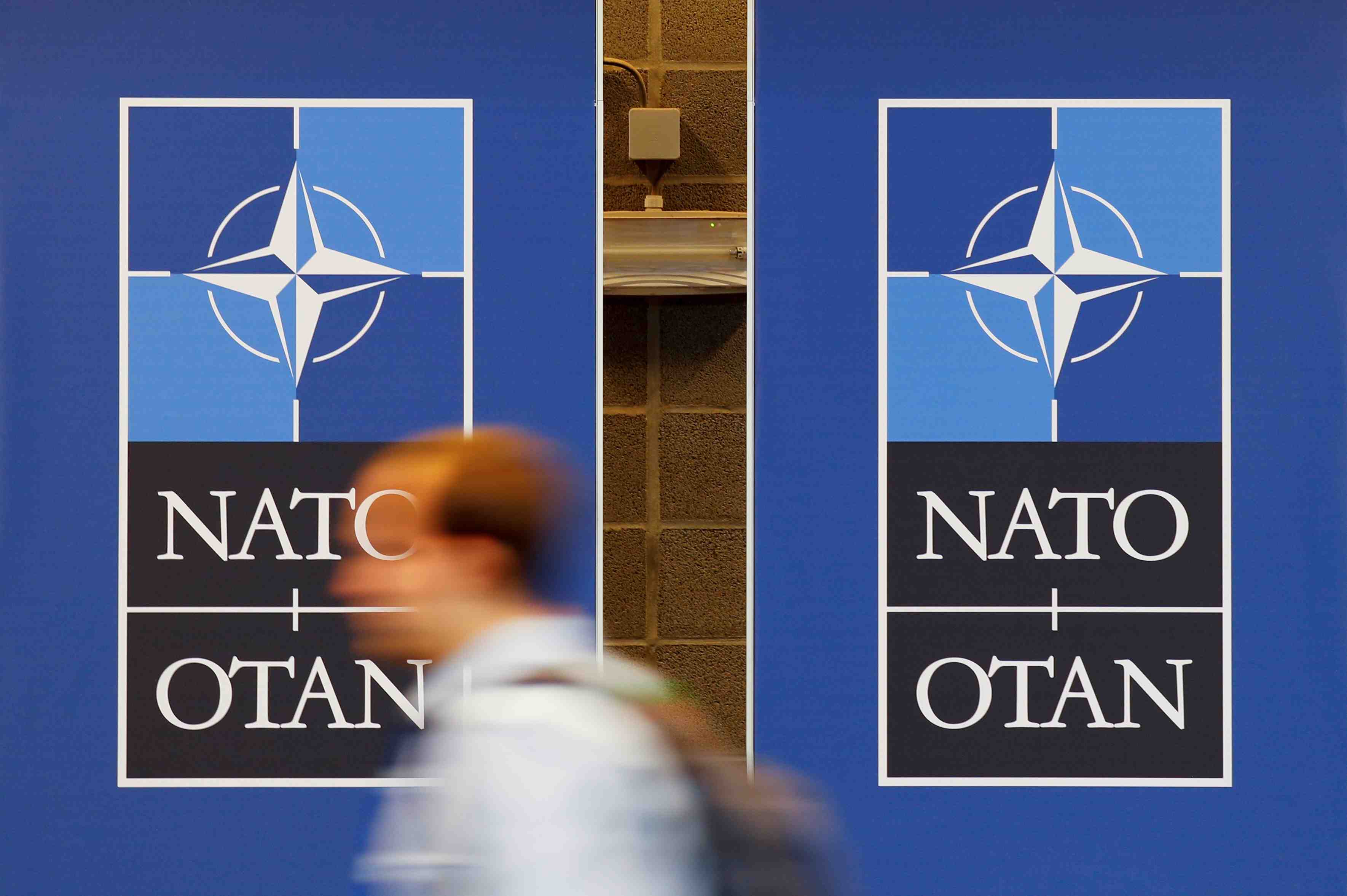 L'otan accuse la russie d'avoir viole le traite nucleaire fni