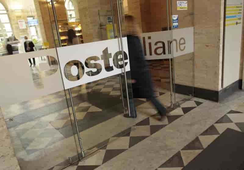 La poste italienne valorisee 8 a 10 milliards d'euros en bourse