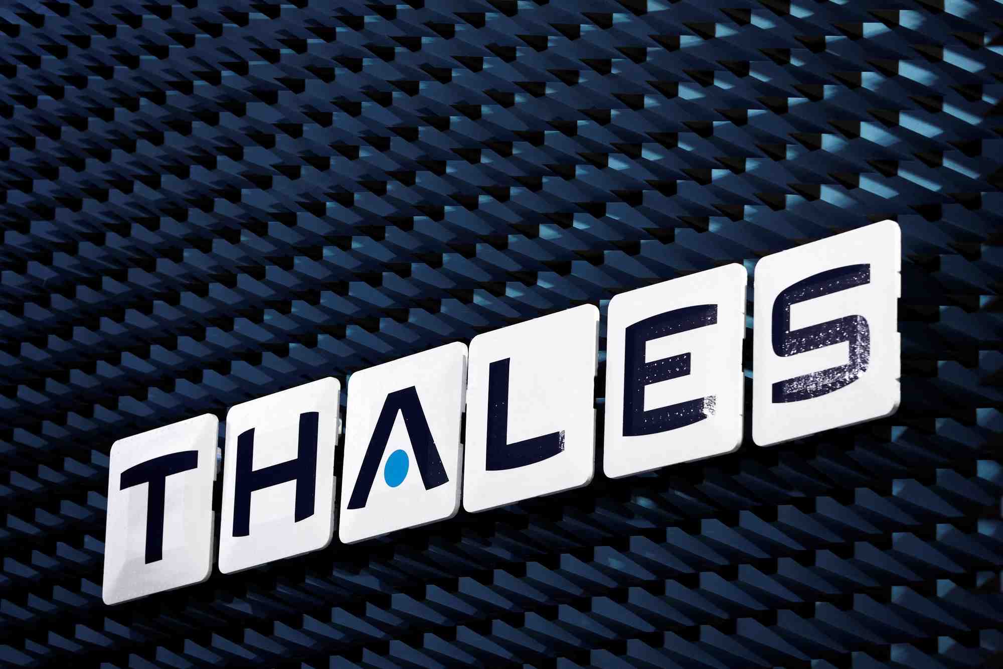 Visite de l'usine radar de thales a limours