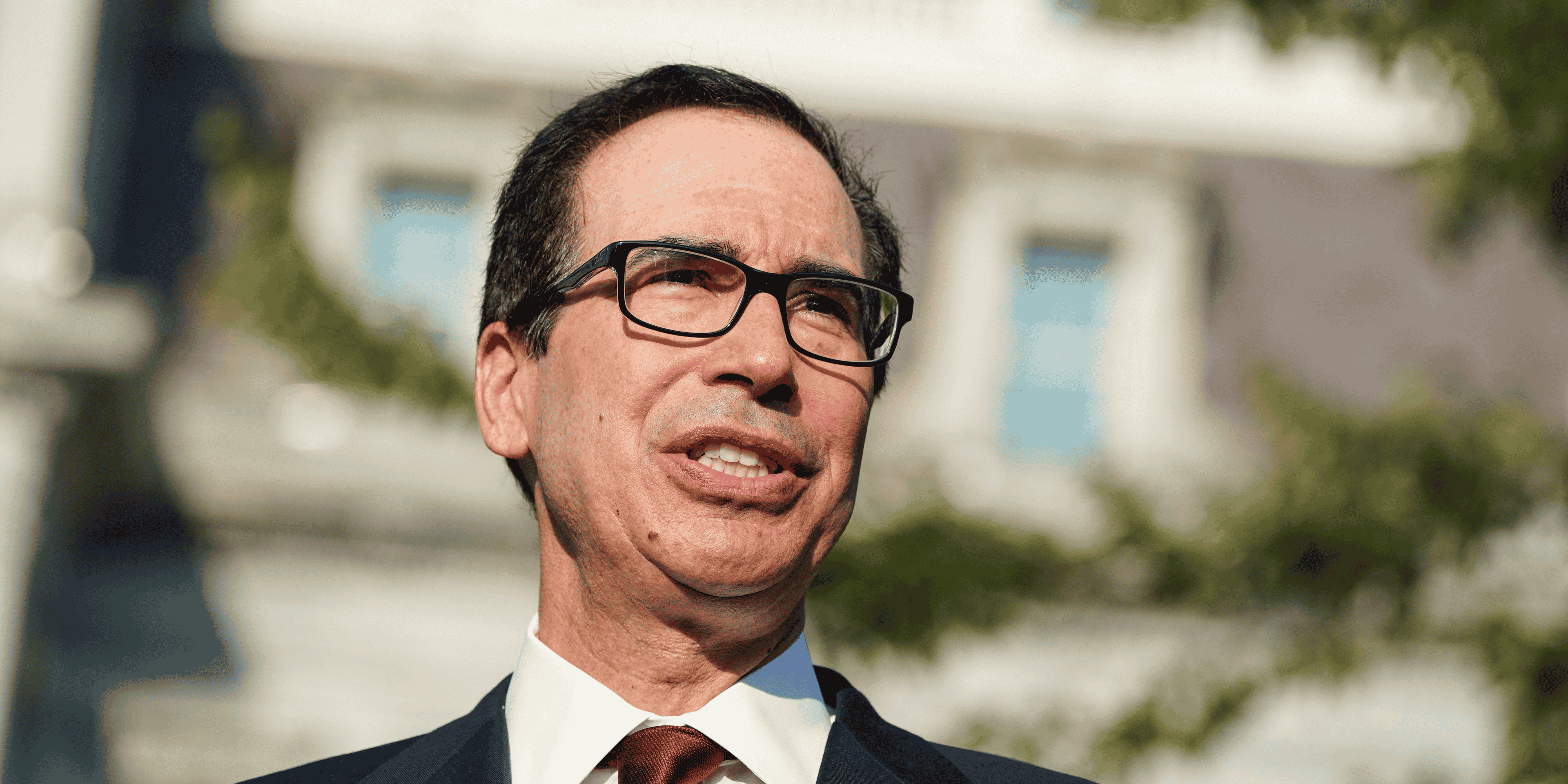 Le secrétaire au Trésor américain Steven Mnuchin répond à la presse, le 12 septembre 2019 à Washington