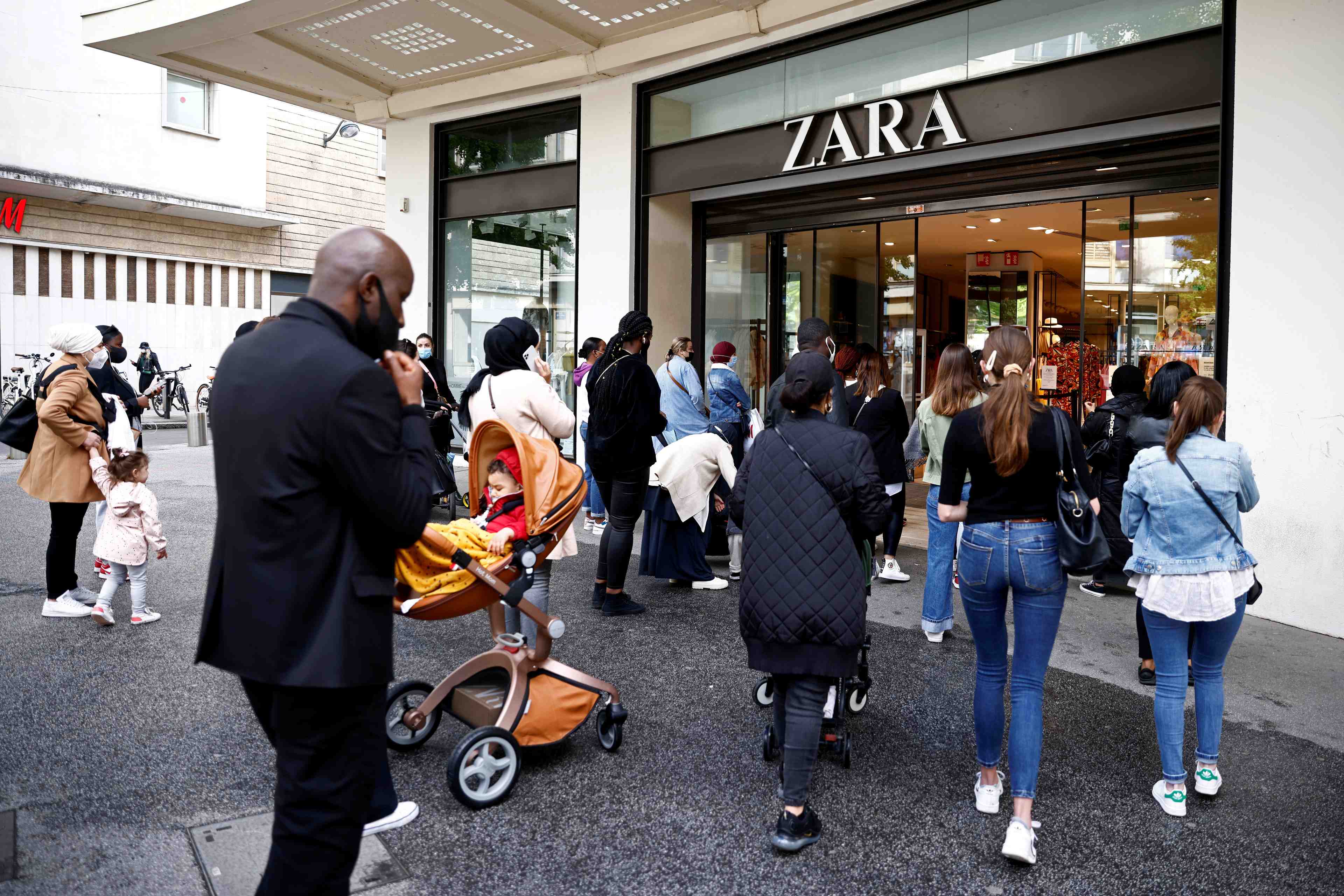 Inditex: le proprietaire de zara bat les estimations de benefice au premier trimestre