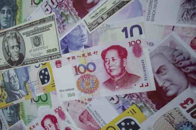 Recul sans precedent pour le yuan en 2015