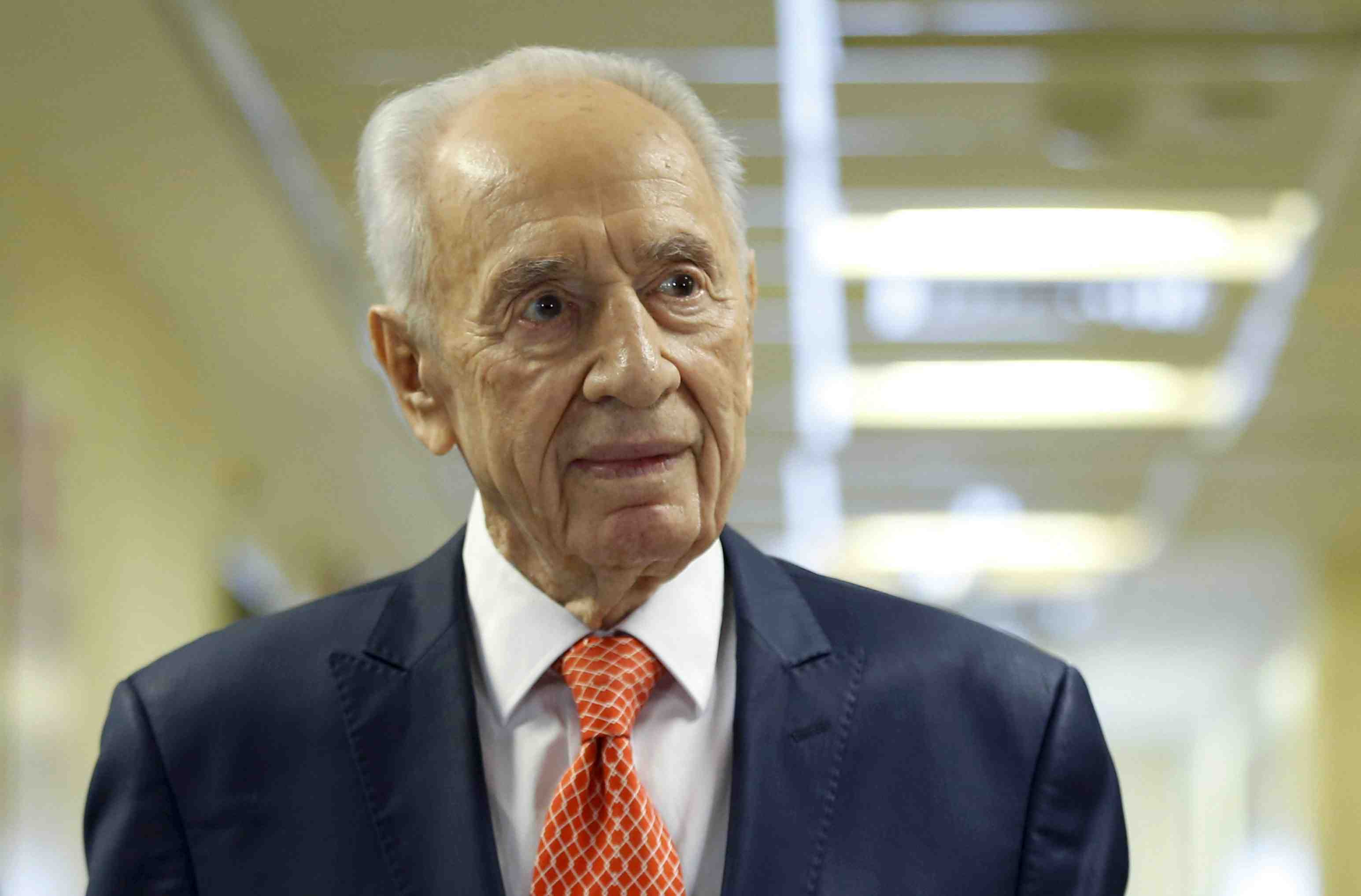 Shimon peres a nouveau hospitalise