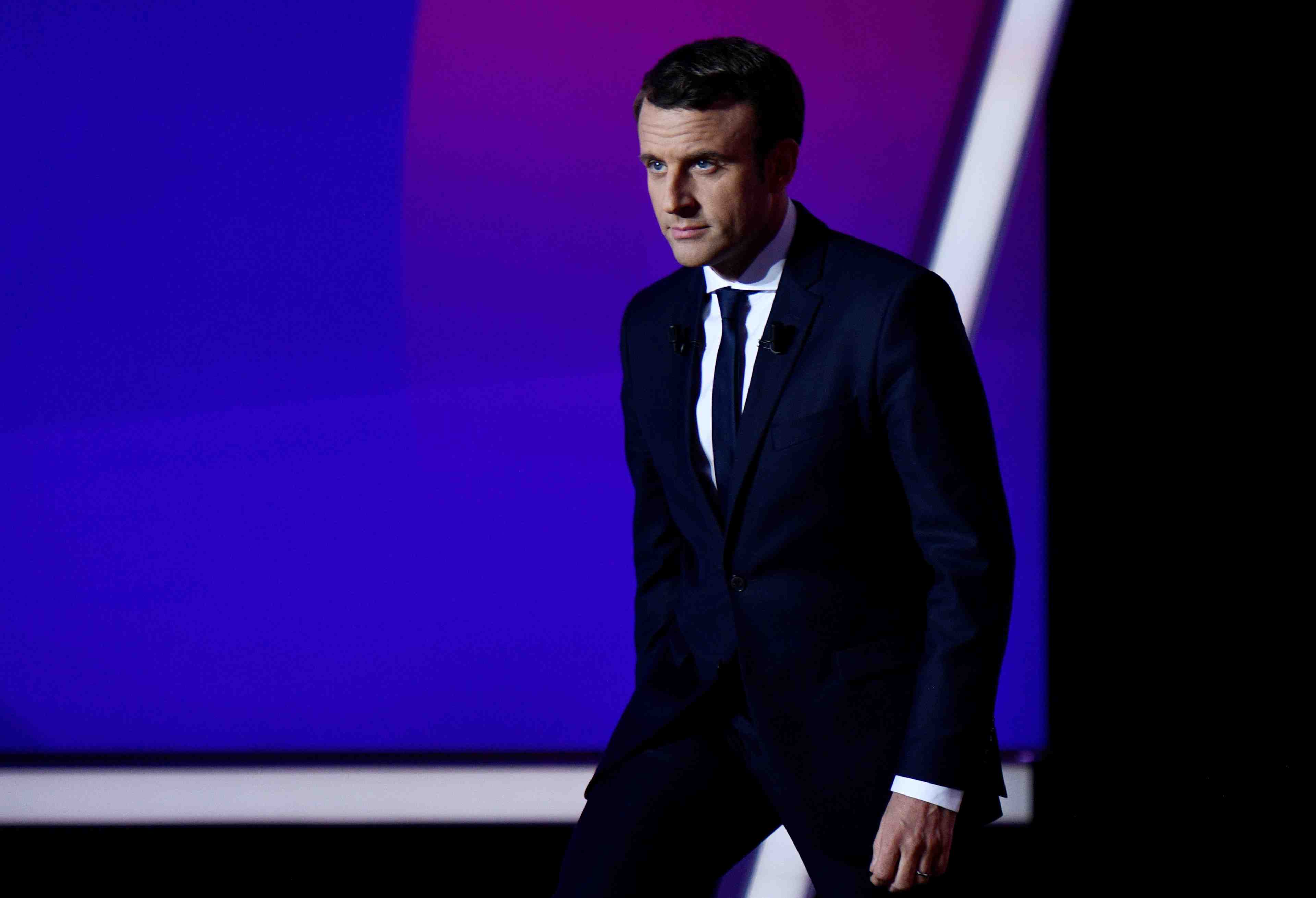 Macron appelle les francais a ne pas "ceder a la peur"