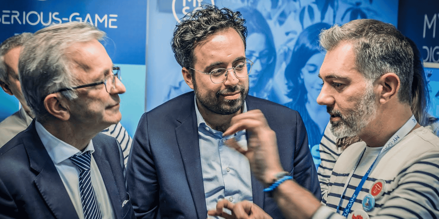 Frédéric Kuntzmann, ici en présence du président de la région Centre Val de Loire François Bonneau, et de l'ex secrétaire d'état chargé du numérique Mounir Mahjoub, a reçu pour son entreprise le 24 janvier la certification Ingénierie de formation digitale délivrée par l'Afnor.