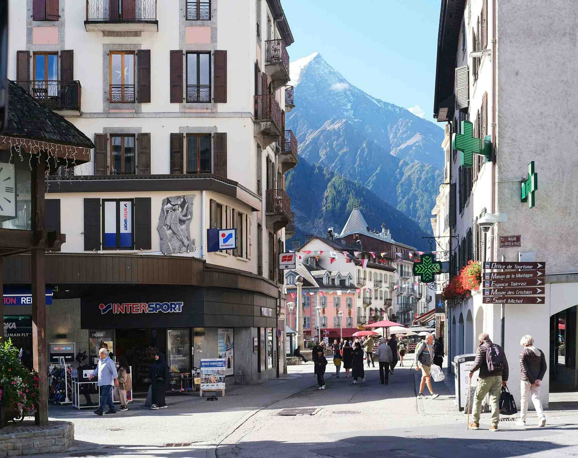 Chamonix, les Houches, Servoz et Vallorcine ont adopté une nouvelle réglementation, le 25 juillet dernier, pour tenter de réguler la location de type Aribnb dans la vallée de Chamonix.