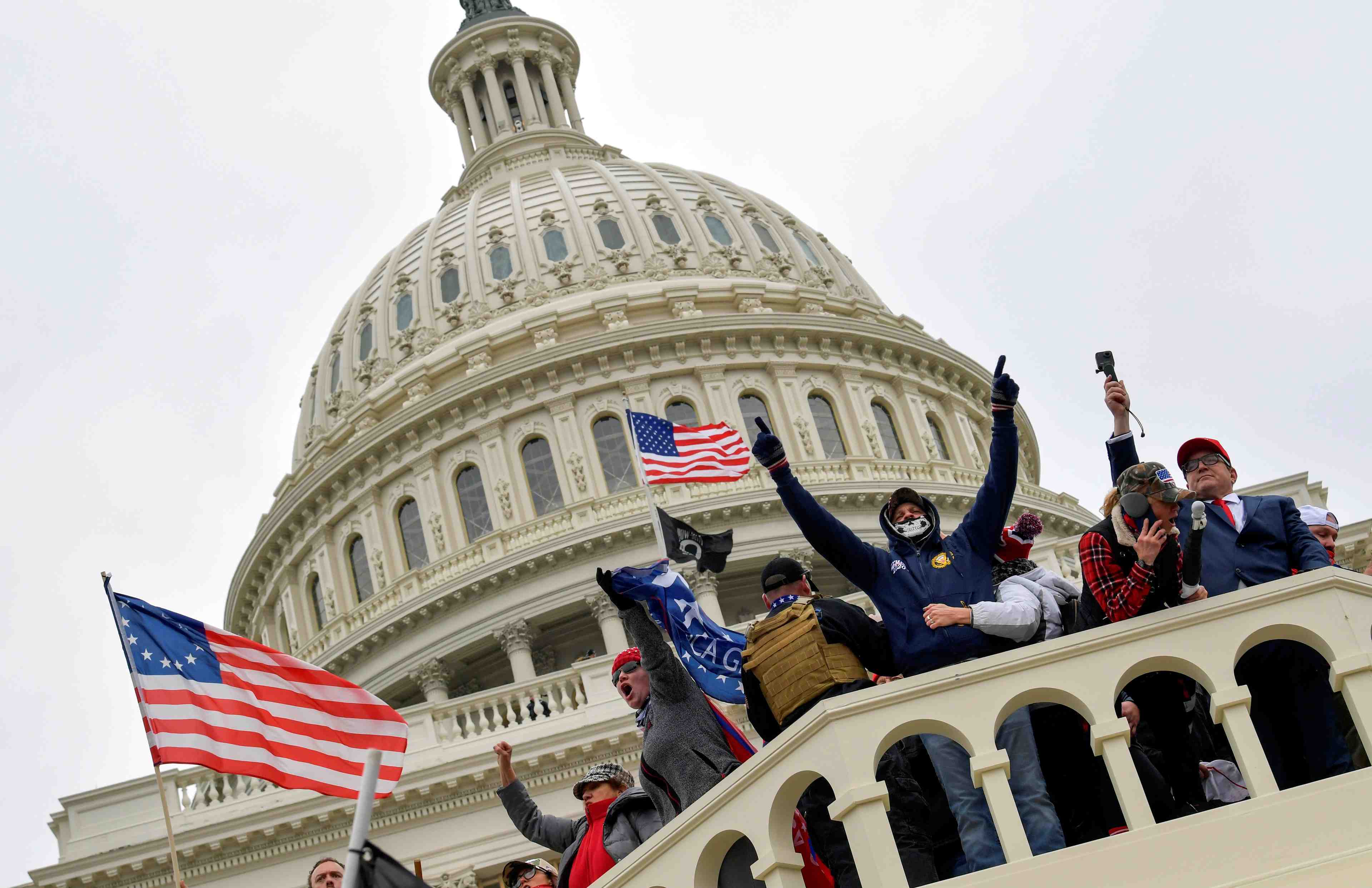 Usa: quatre morts, 52 arrestations apres l'intrusion au capitole