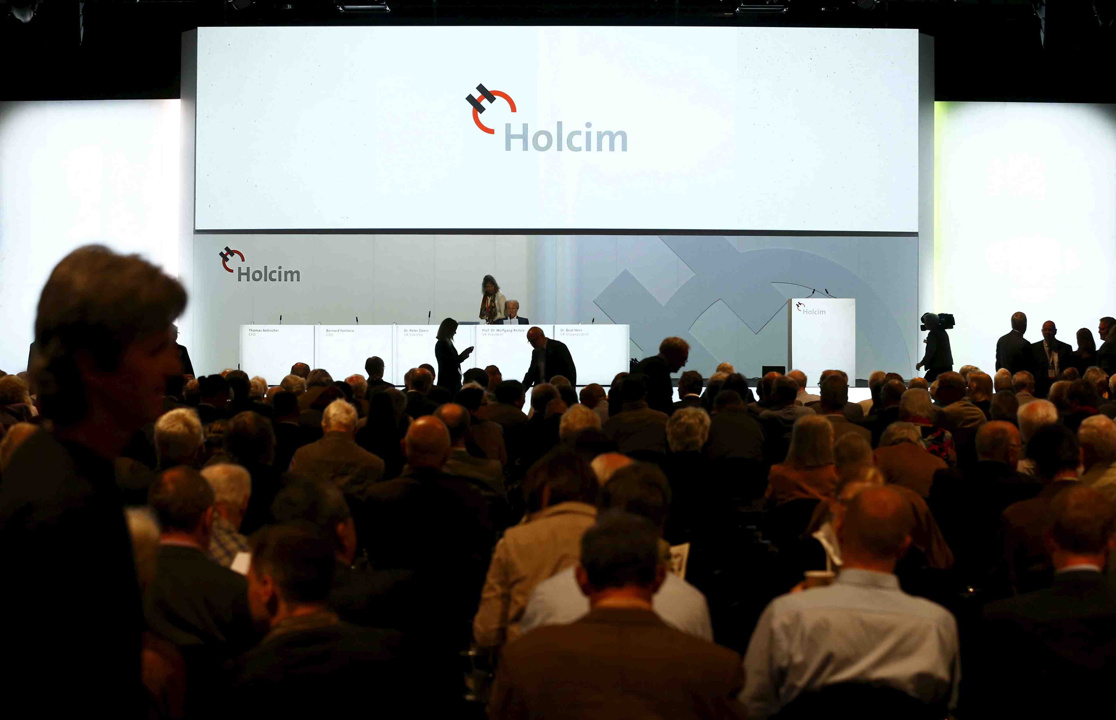 Suppression de 120 emplois chez holcim avant la fusion avec lafarge