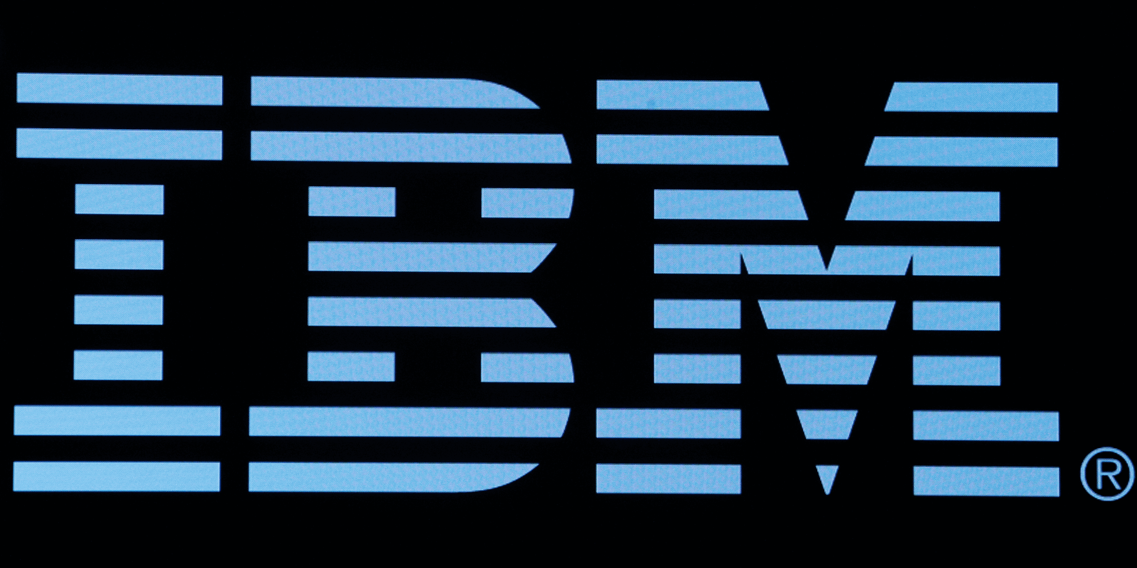 Le developpement du "cloud" profite a ibm