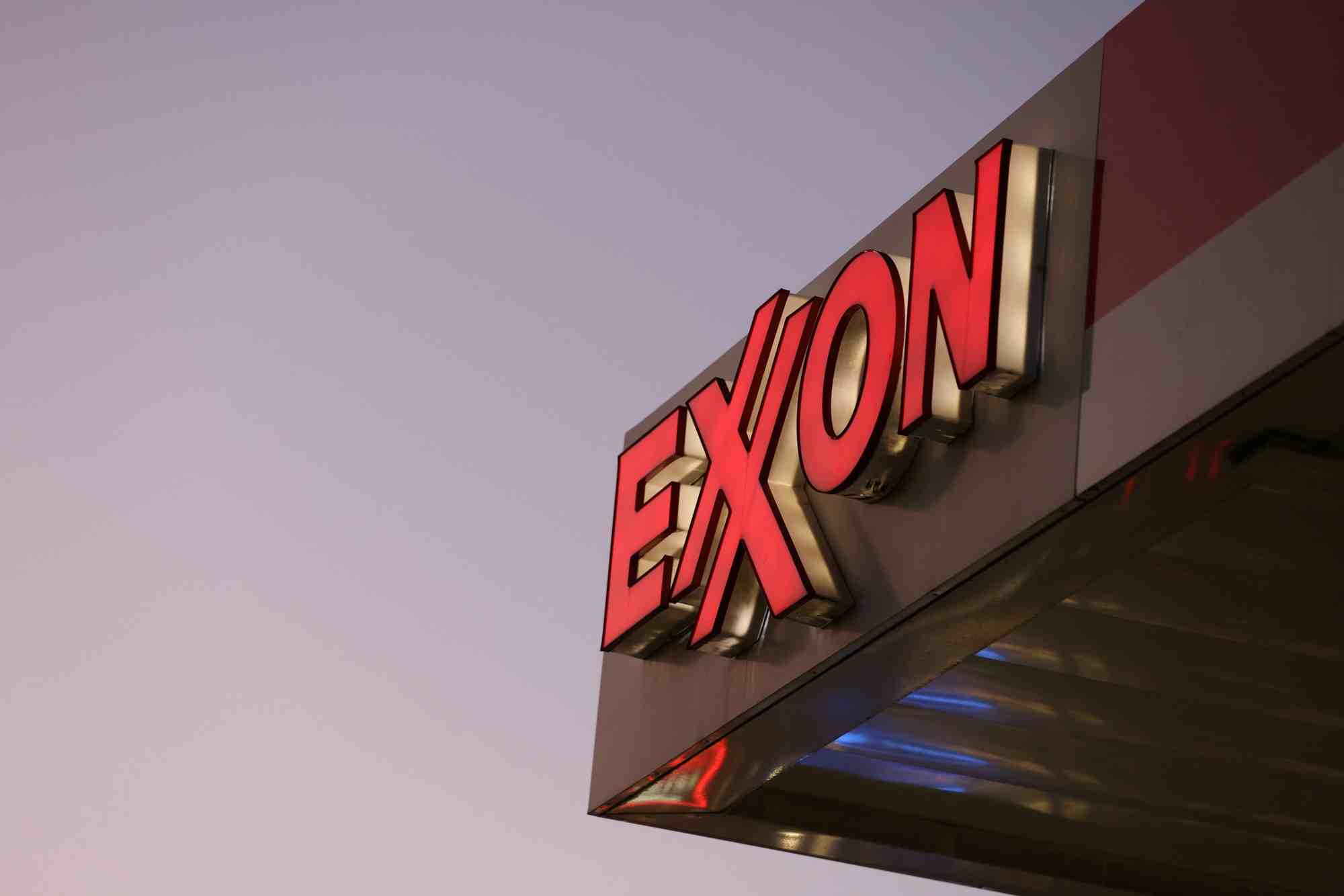 Exxon annonce la levee de la greve a la raffinerie de fos-sur-mer