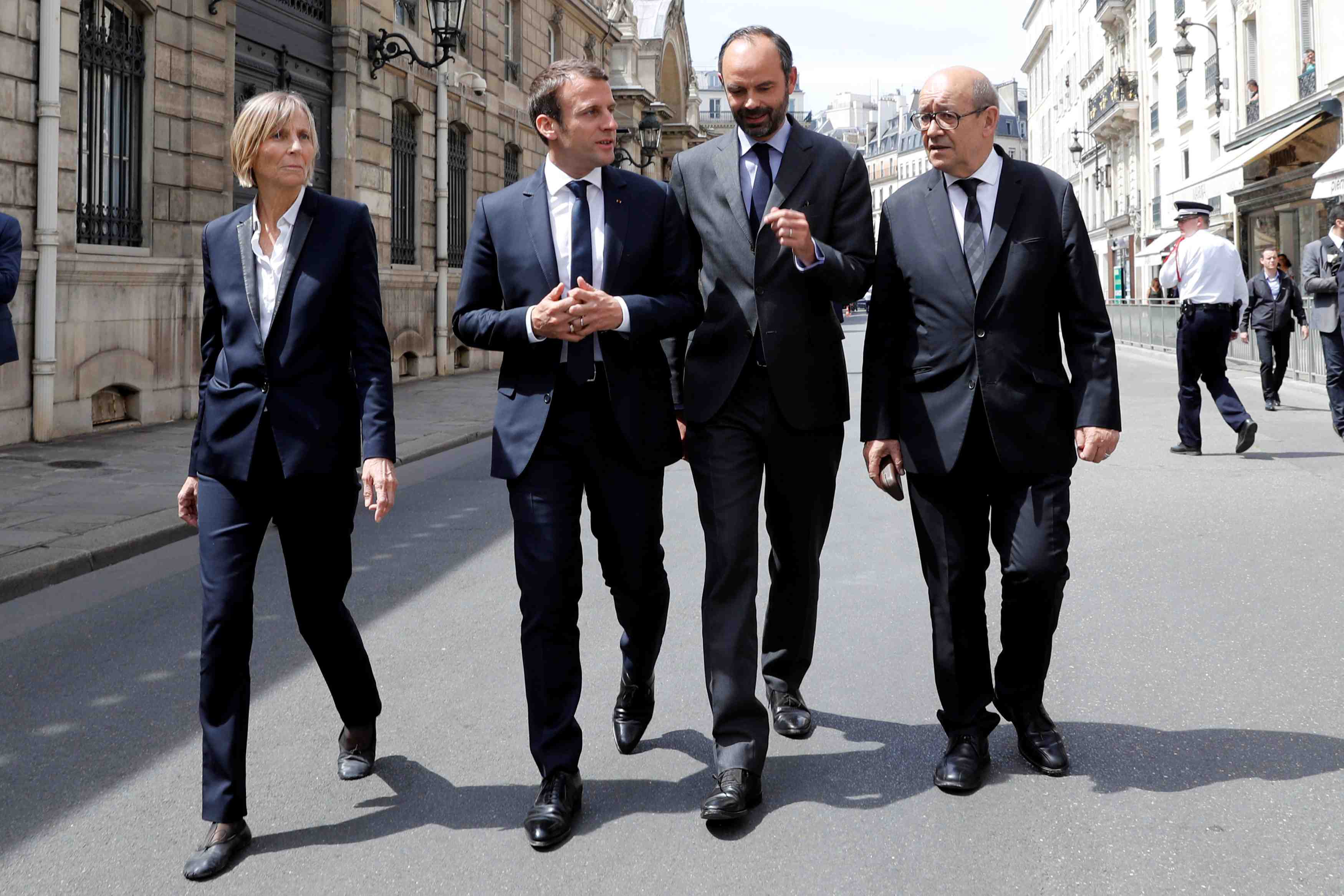 Macron et philippe veulent mener six reformes sociales en 18 mois