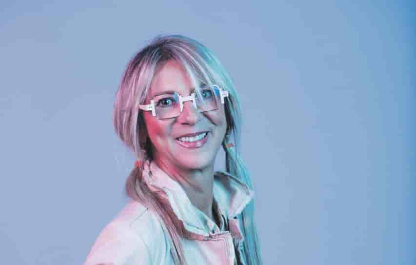 Sabine Bégault habille le nez de Brigitte Macron et de François Hollande.