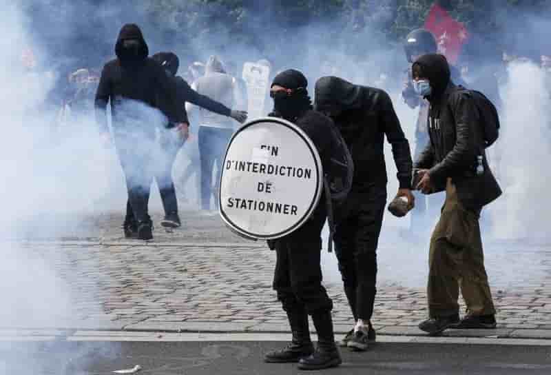 Manuel valls souhaite que les syndicats ne manifestent pas jeudi
