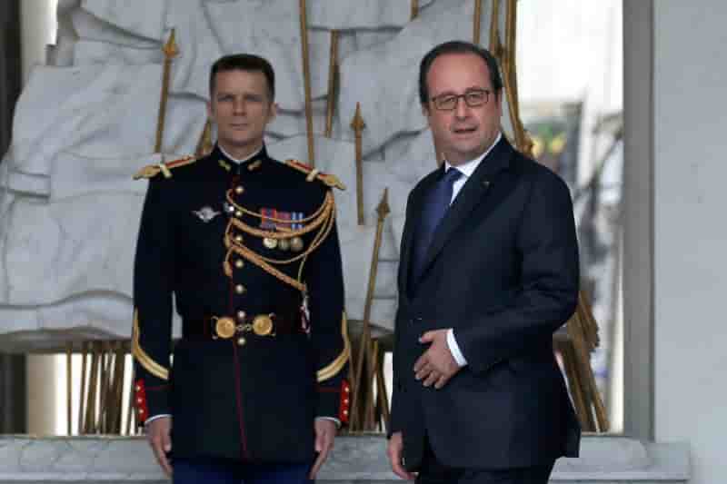 Pres de 10.000 euros mensuels pour le coiffeur de francois hollande