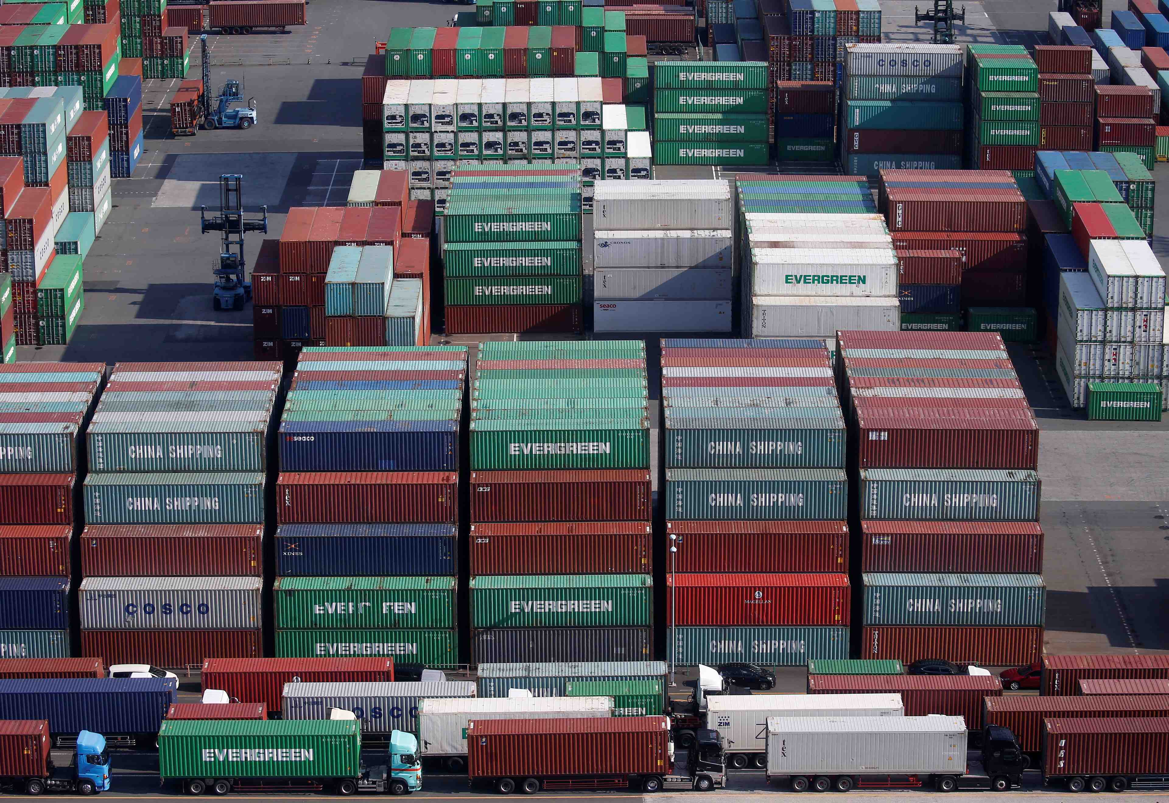 Japon: baisse des exportations pour un cinquieme mois consecutif
