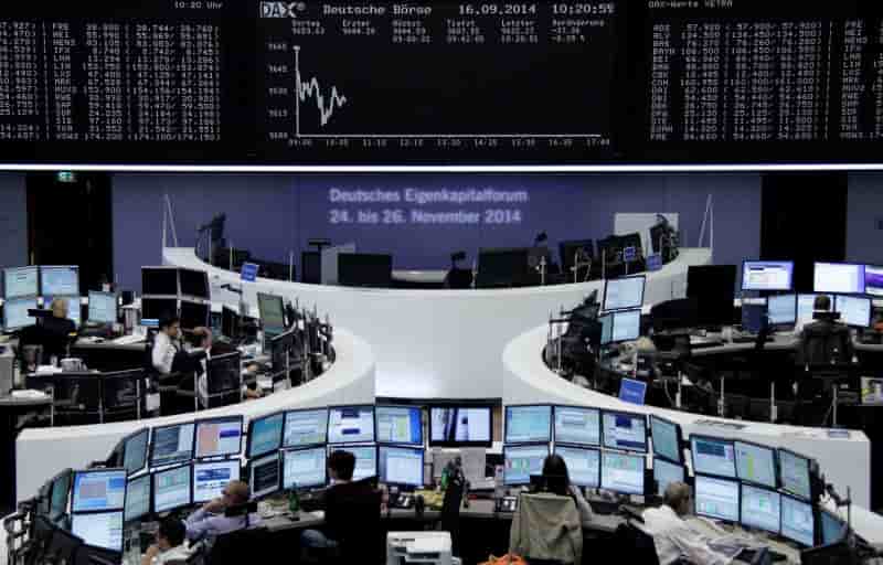 Les Bourses européennes creusent leurs pertes à la mi-séance