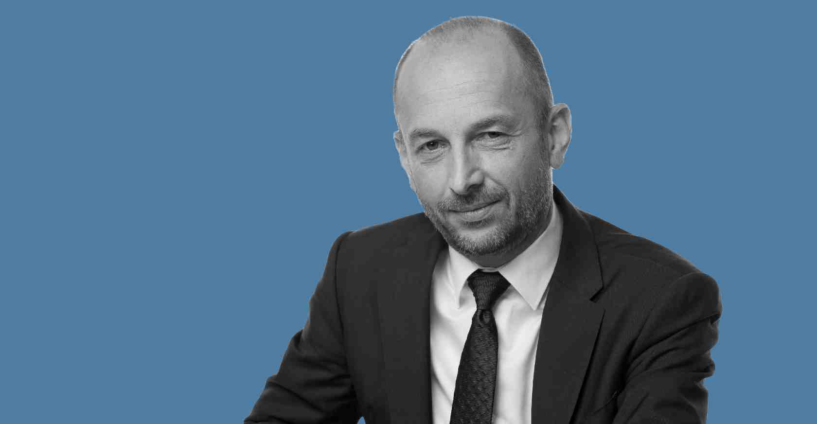 « Le trait commun aux réactions politiques est de faire entrer cette éruption de violence dans une grille de lecture toute prête sans solliciter les habitants des quartiers malmenés, qui sont pourtant les premières victimes des émeutes. » (Thierry Beaudet, Président du Conseil Économique, Social et Environnemental)