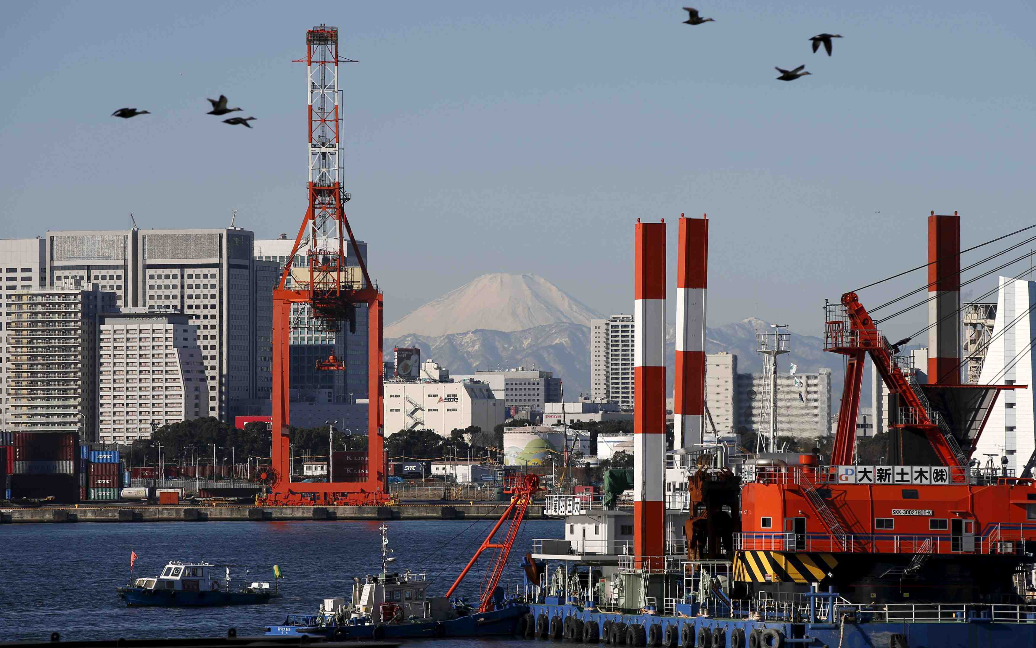 Les exportations du japon baissent plus que prevu