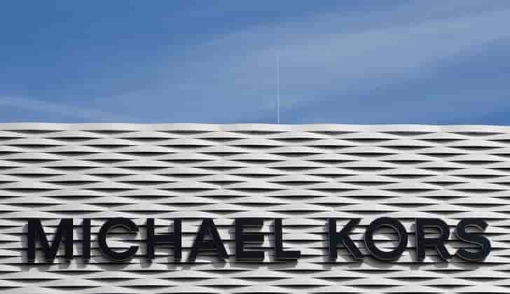 Michael kors releve ses previsions apres un solide premier trimestre