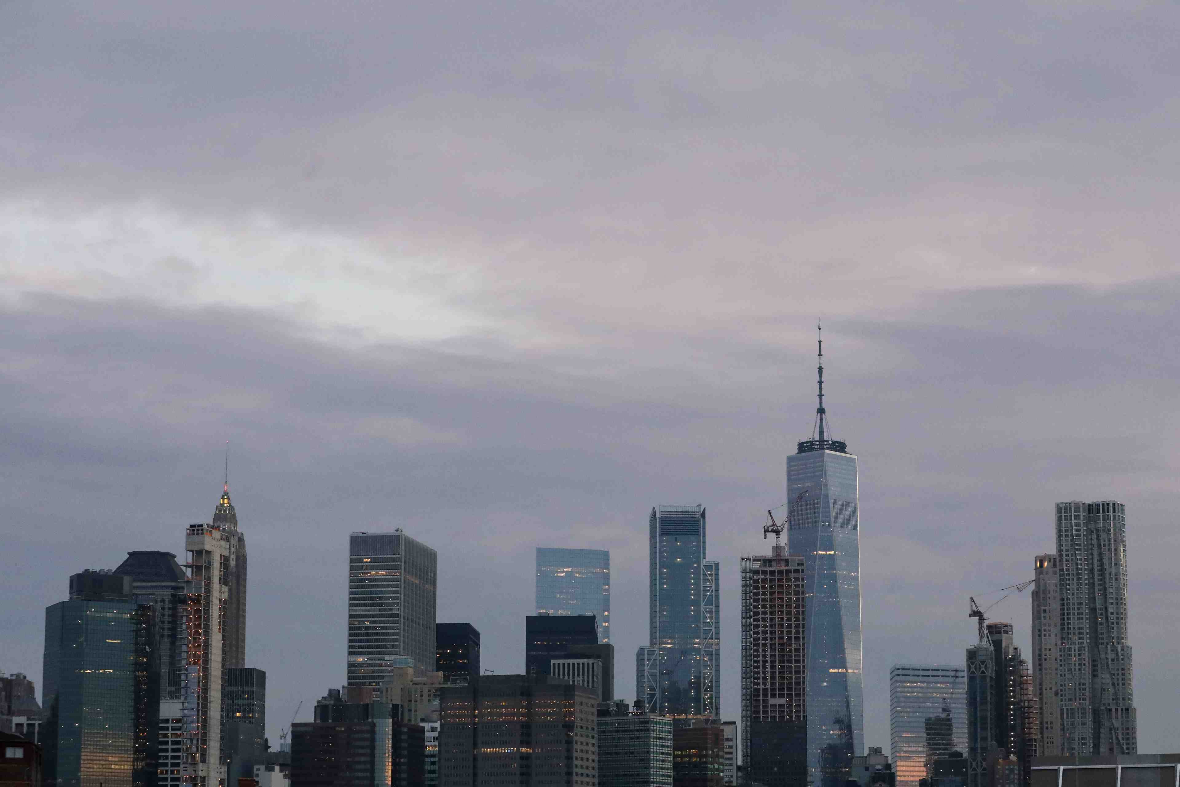 Etats-unis: la croissance du 3e trimestre revisee a 2,1% en rythme annualise