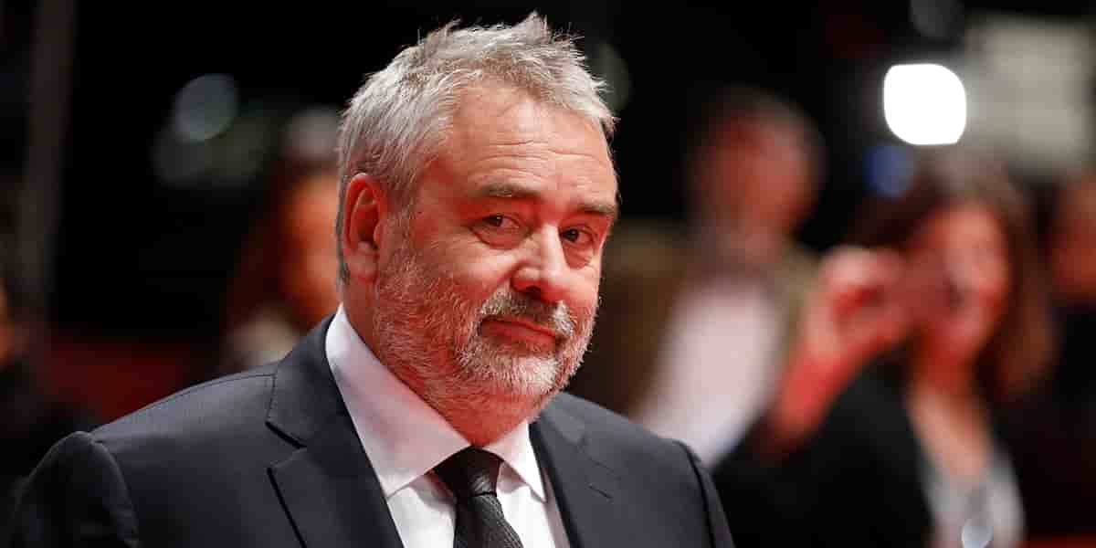 Luc Besson, cinéaste et producteur, accepte de payer plus d'impôts afin de retrouver un équilibre entre les citoyens français.