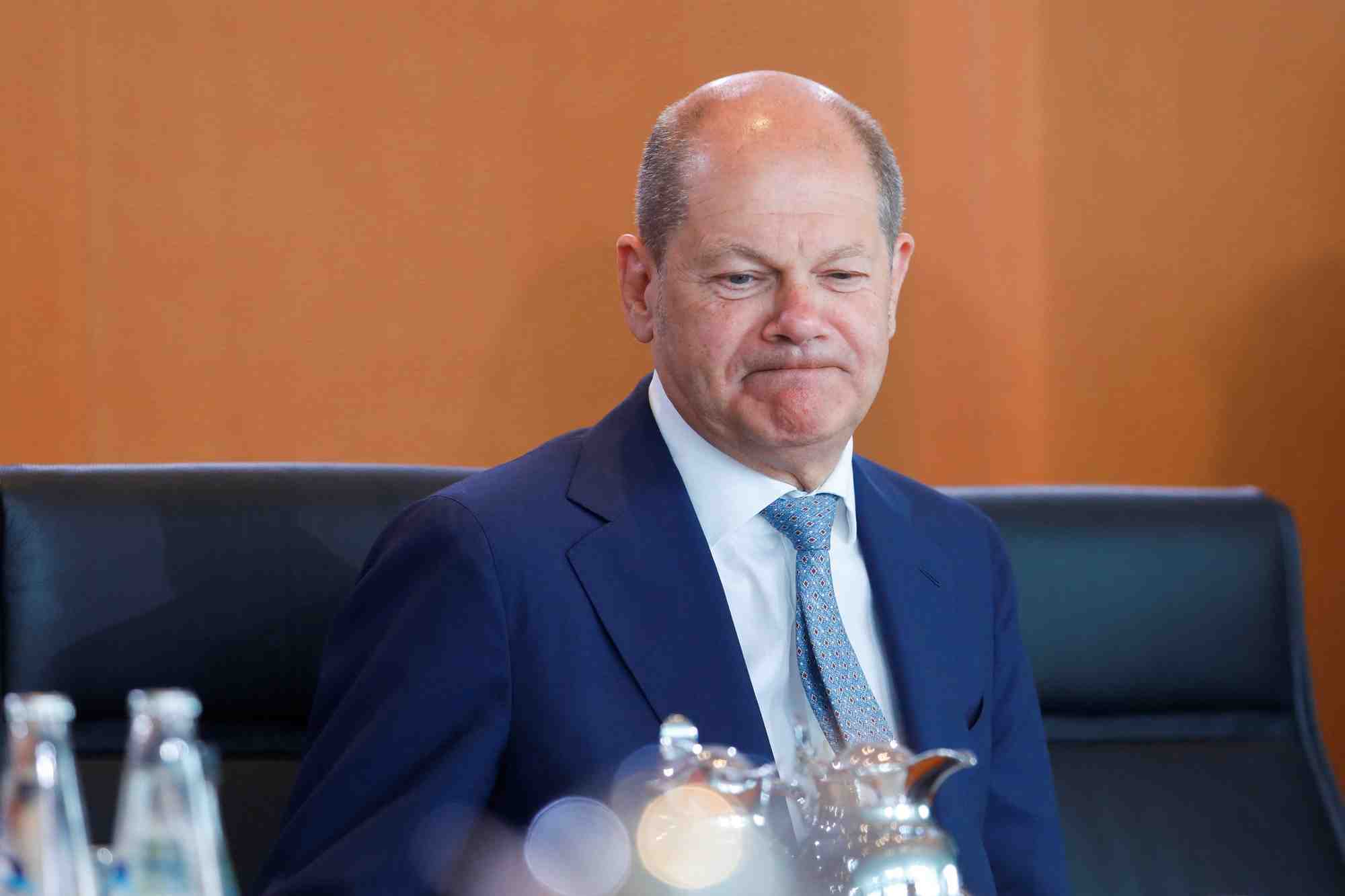 Poutine ne dictera pas les termes de la paix en ukraine, dit scholz