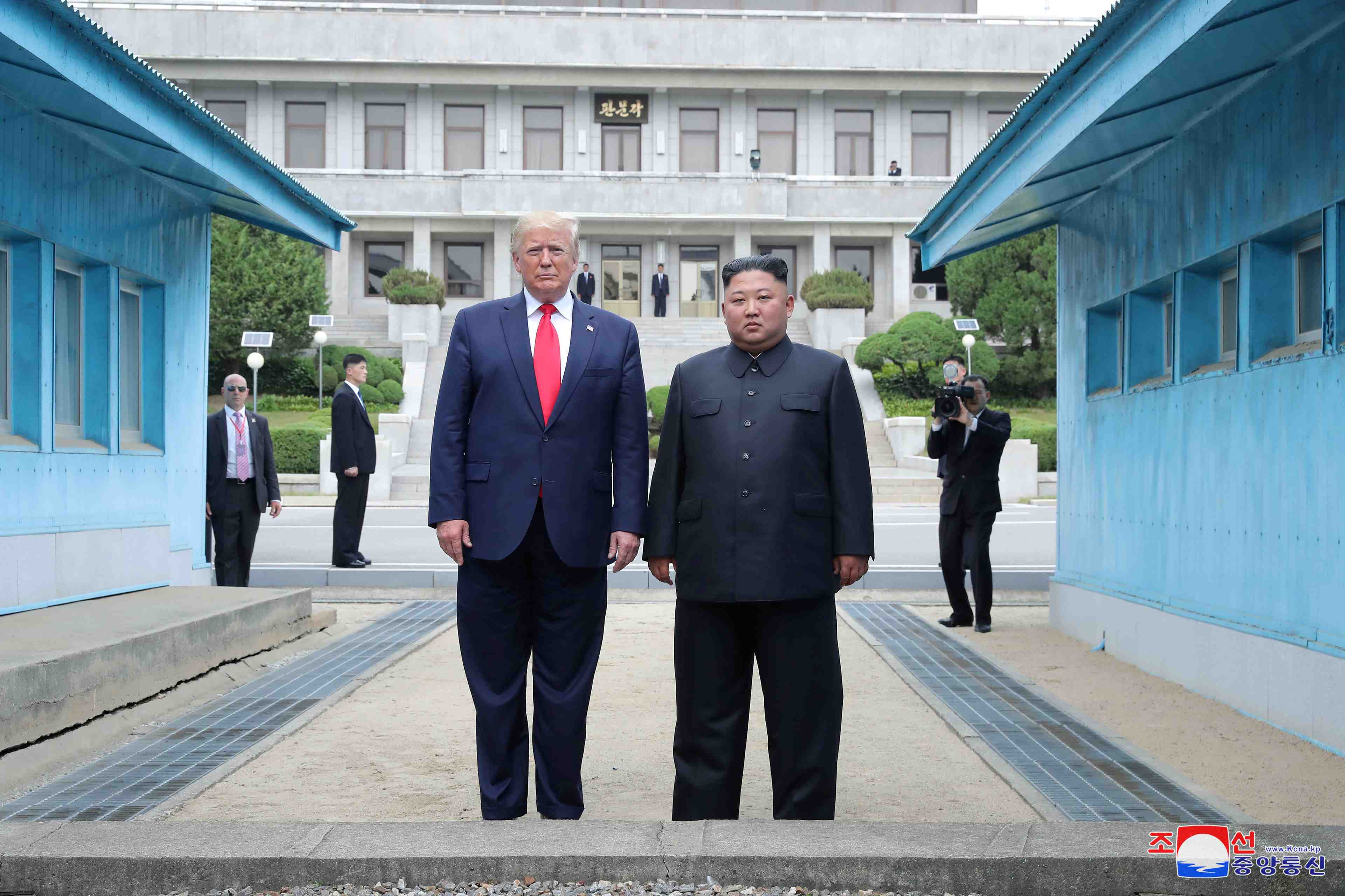 Trump a recu une "tres belle lettre" de kim jong-un