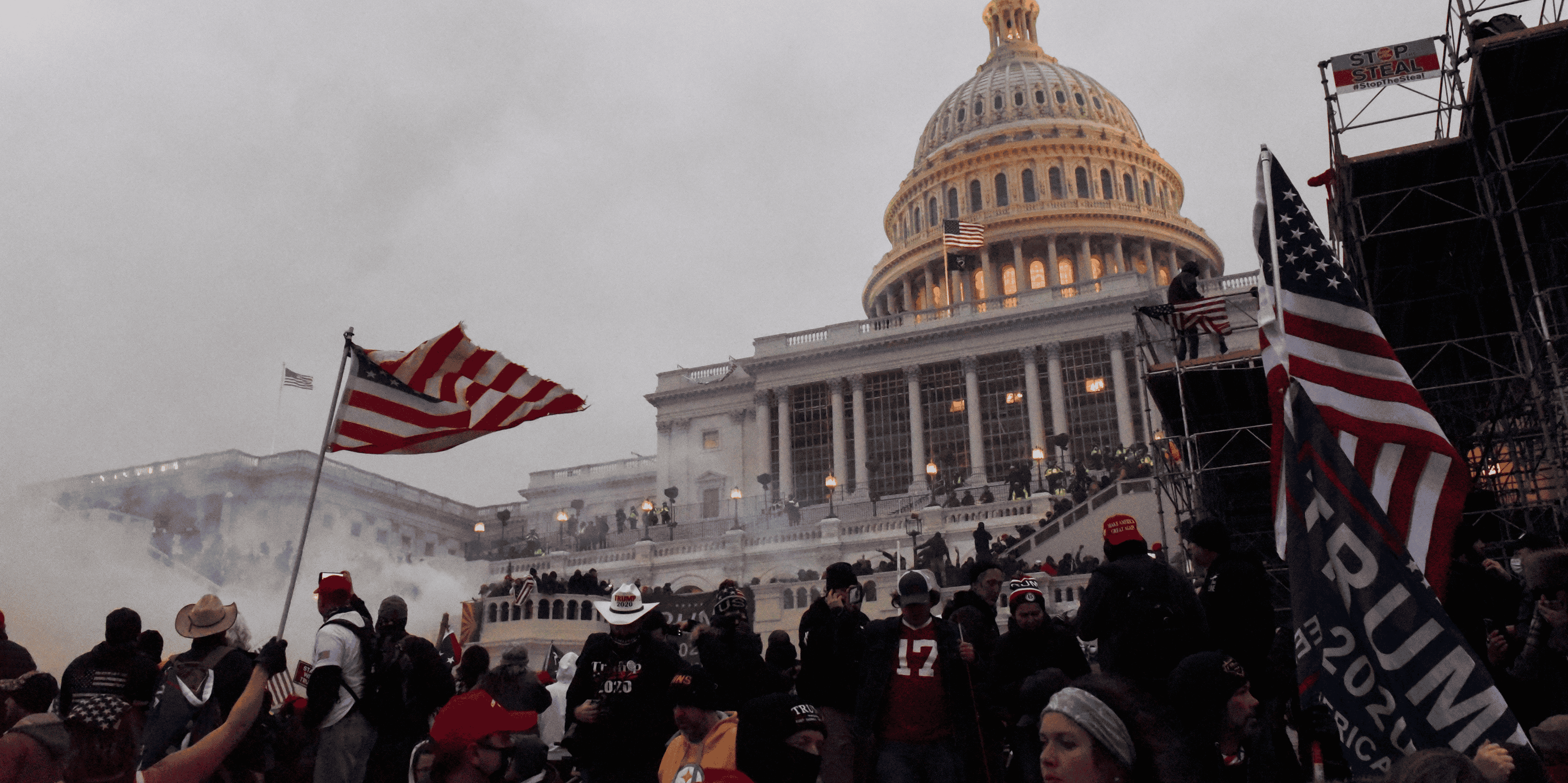 Usa: deux policiers du capitole poursuivent trump pour les emeutes du 6 janvier