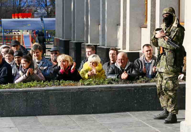 La rébellion pro-russe s'étend dans l'est de l'Ukraine