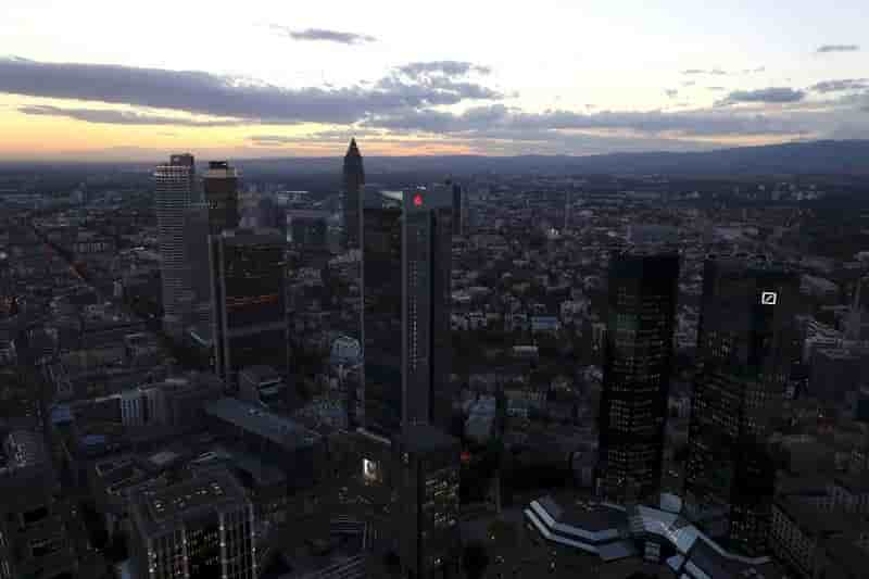 Les banques ne doivent pas attendre d'aide publique, dit la bce