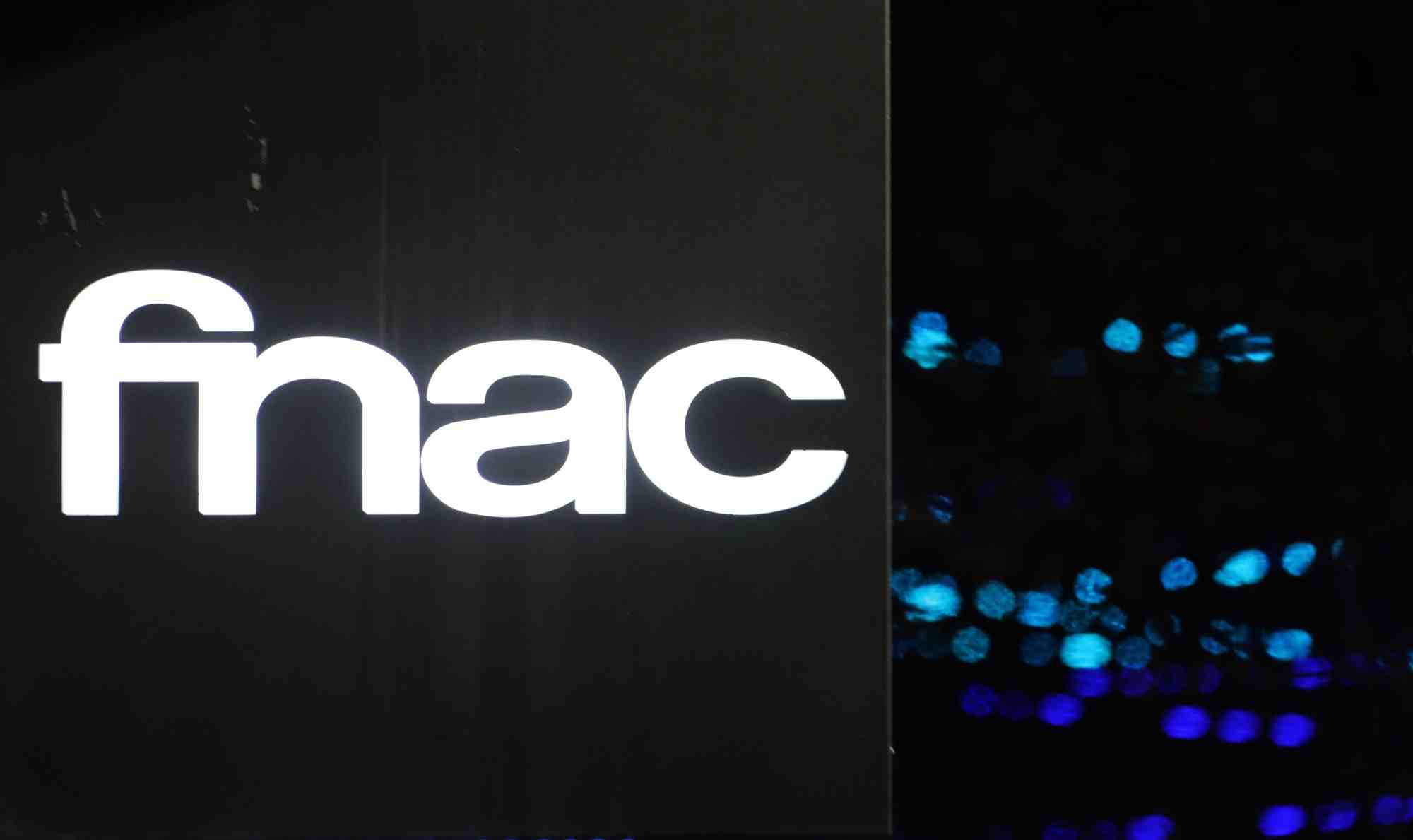 Fnac darty vise par une plainte pour pres de €100 mlns