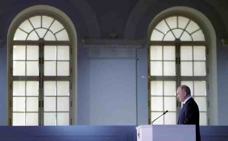 Poutine va recevoir bolton, conseiller de trump
