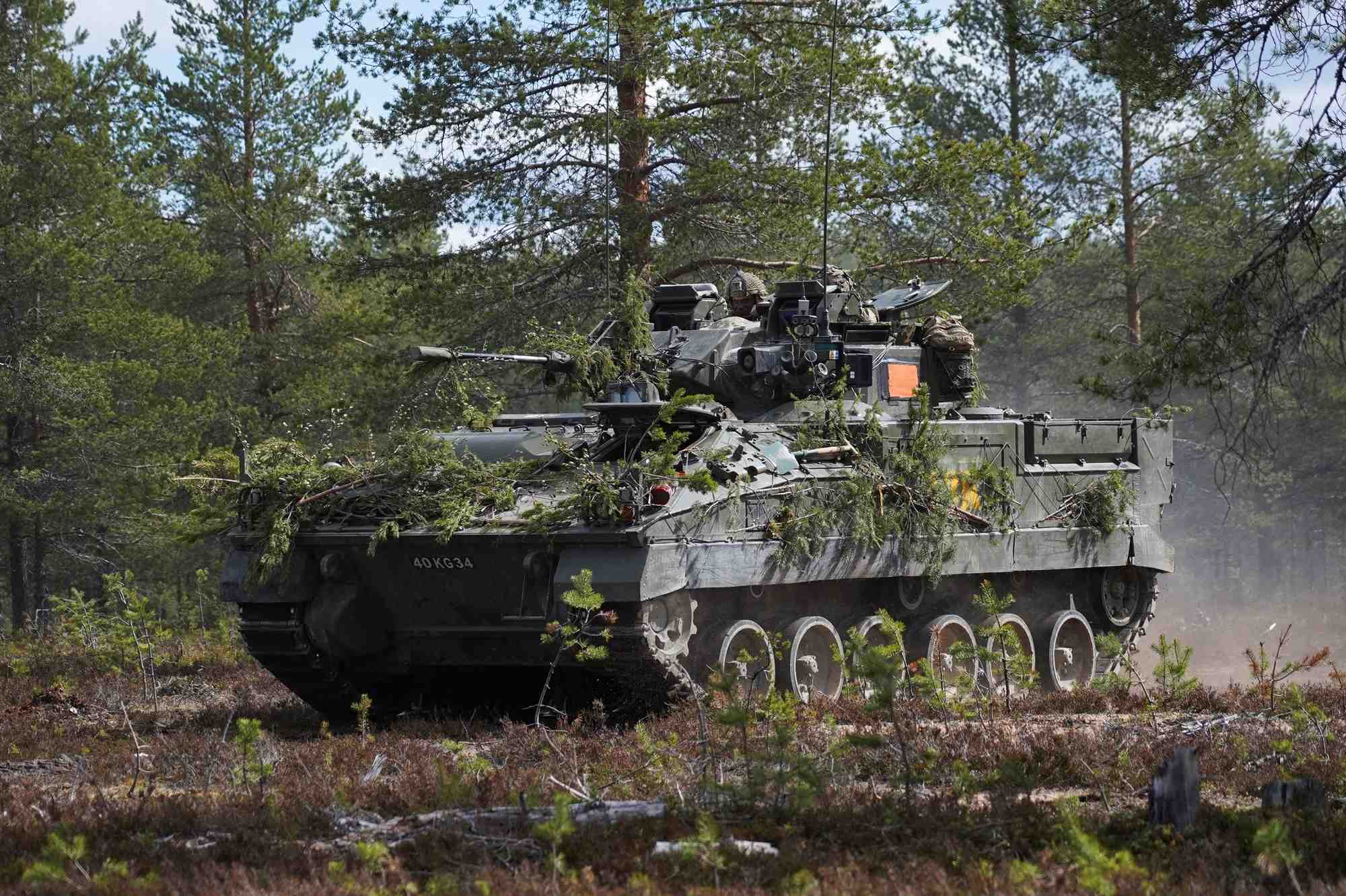 Des exercices militaires a rukajarvi, finlande