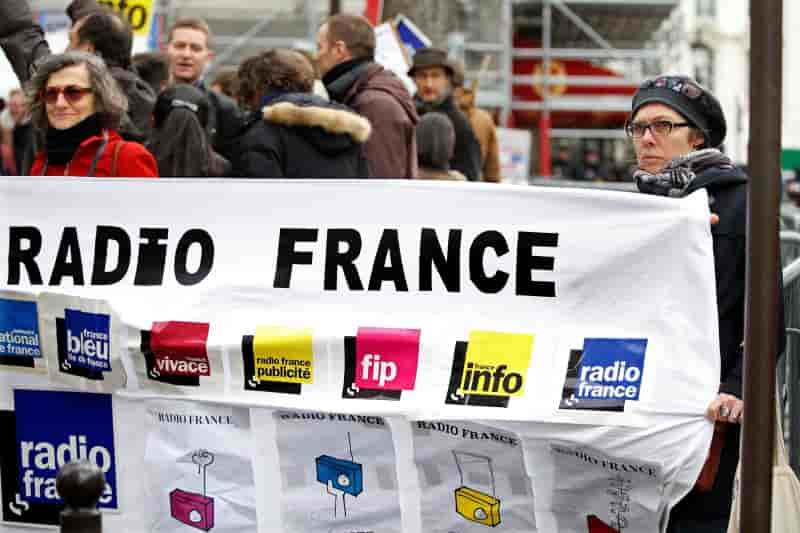 La cour des comptes prone la fusion des redactions de radio france