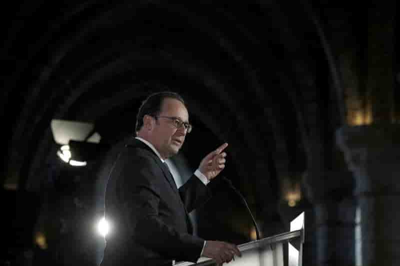 Hollande juge severement melenchon