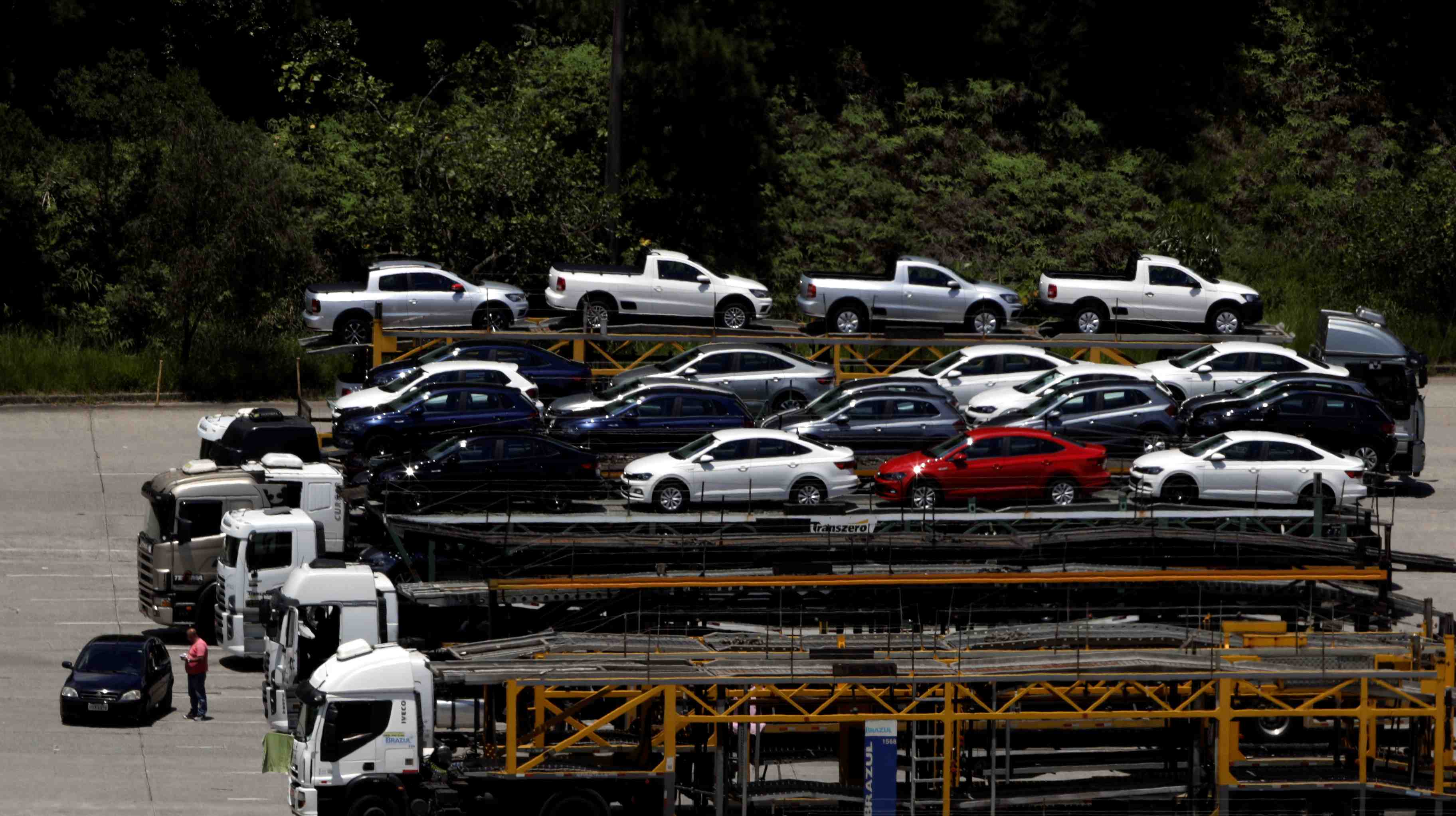 Europe: immatriculations auto en baisse de 4,8% en decembre