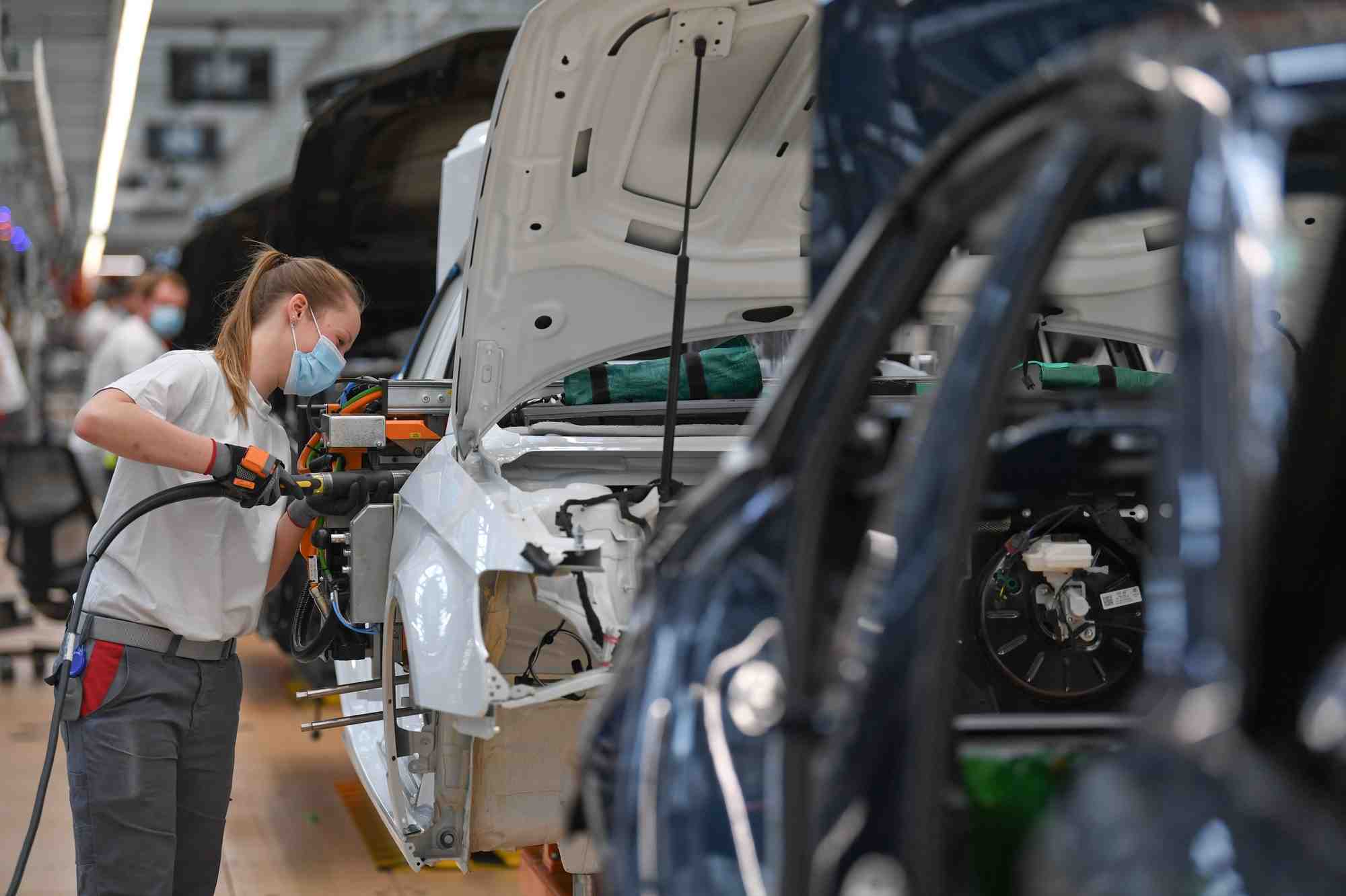 Le marche automobile europeen s'est effondre d'un quart en 2020