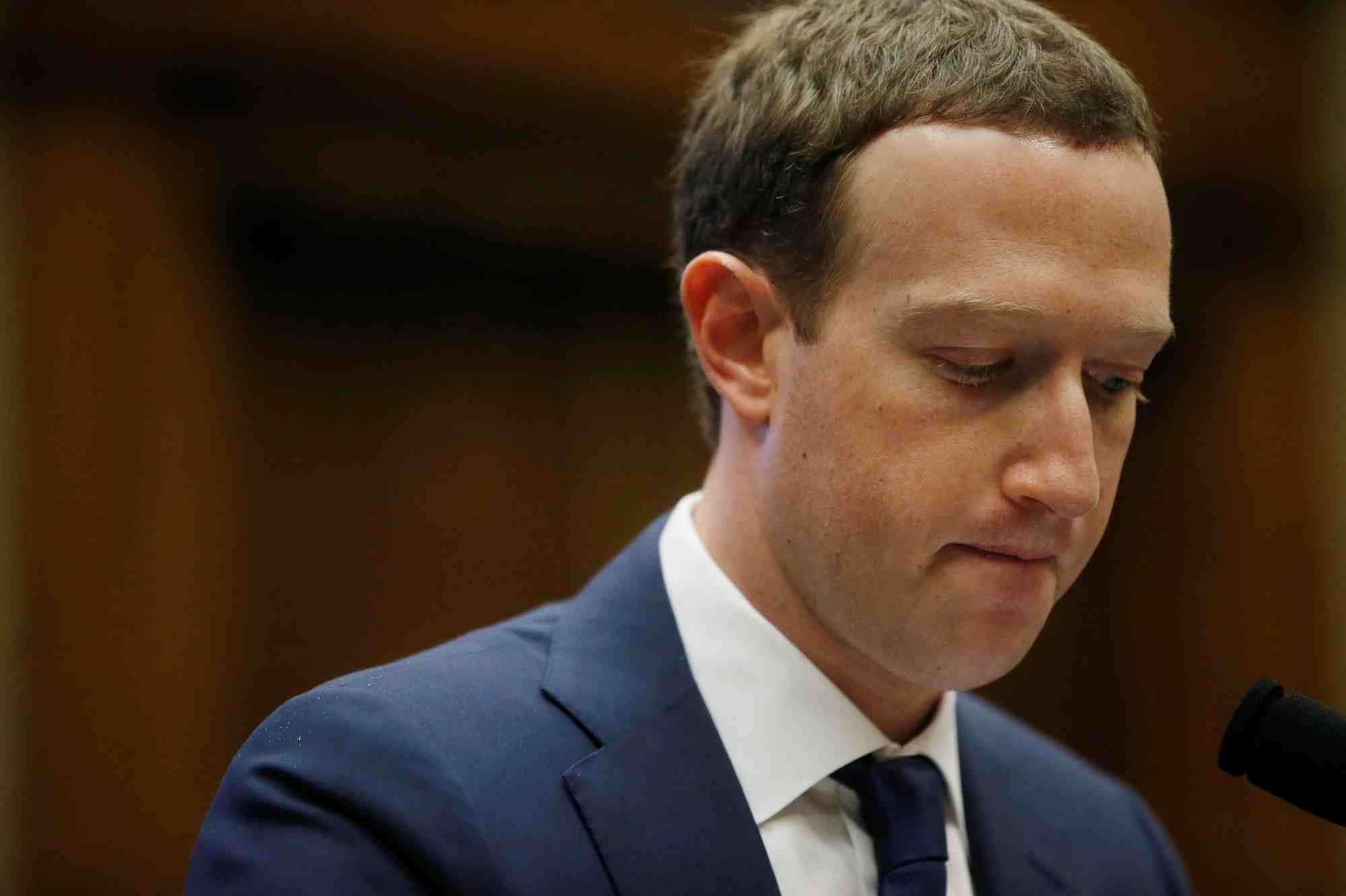 Zuckerberg dit que ses propres donnees facebook ont ete detournees