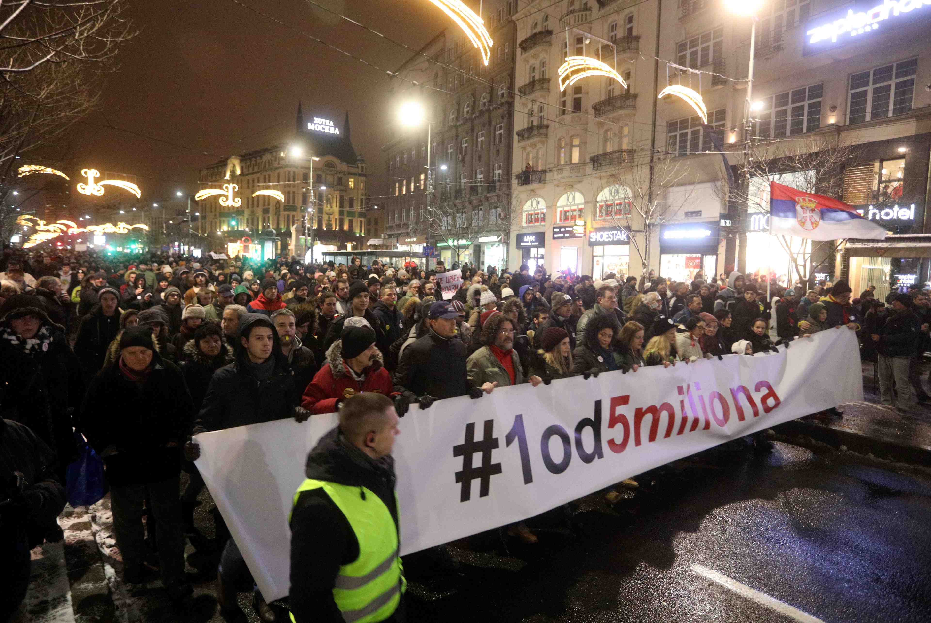 Sixieme semaine de manifestations antigouvernementales a belgrade