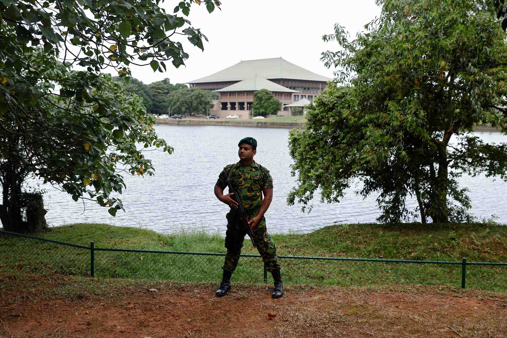 Le sri lanka renouvelle l'etat d'urgence avant un vote au parlement