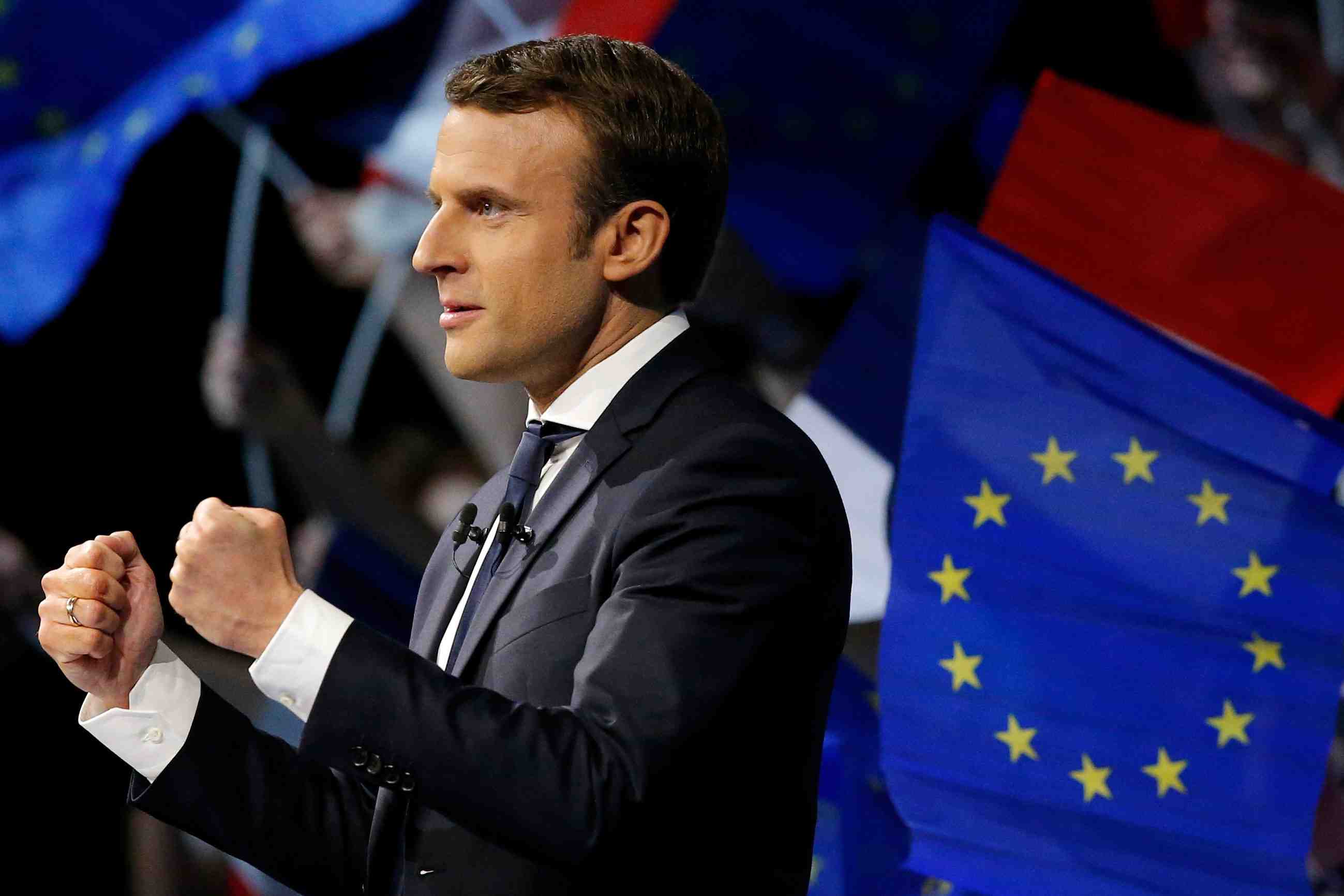 Opinionway: macron toujours en tete devant le pen
