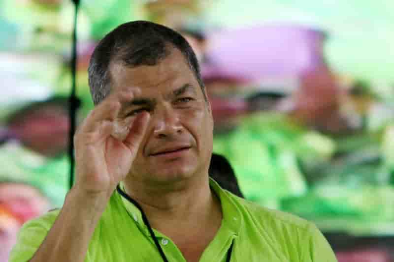 Le retour au pouvoir de correa, enjeu d'un referendum en equateur