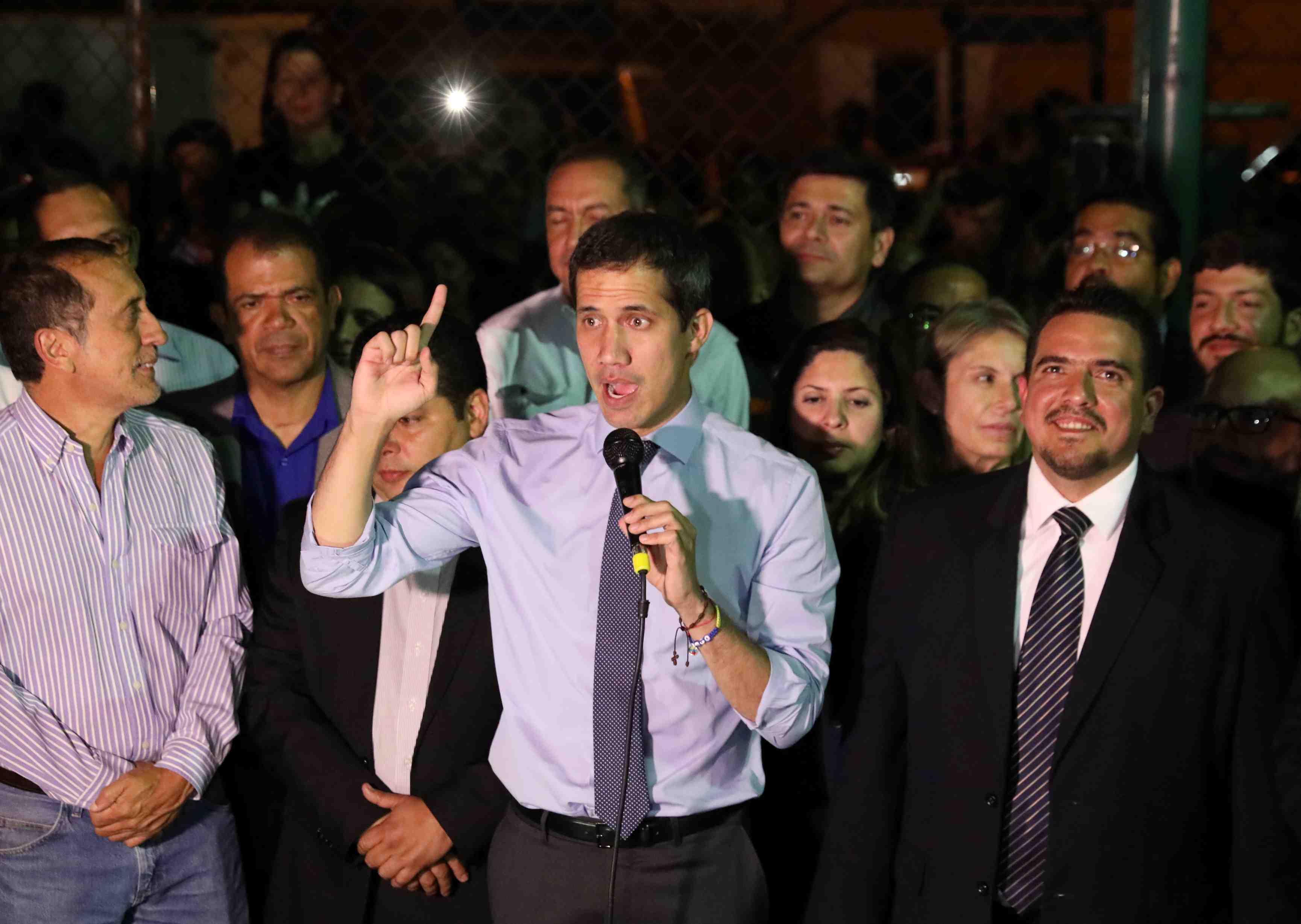 L'assemblee constituante, fidele a maduro, leve l'immunite de guaido